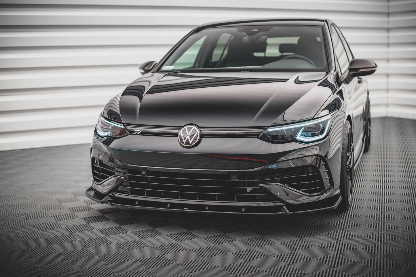 Front Ansatz V.2 für Volkswagen Golf R Mk8 Carbon Look
