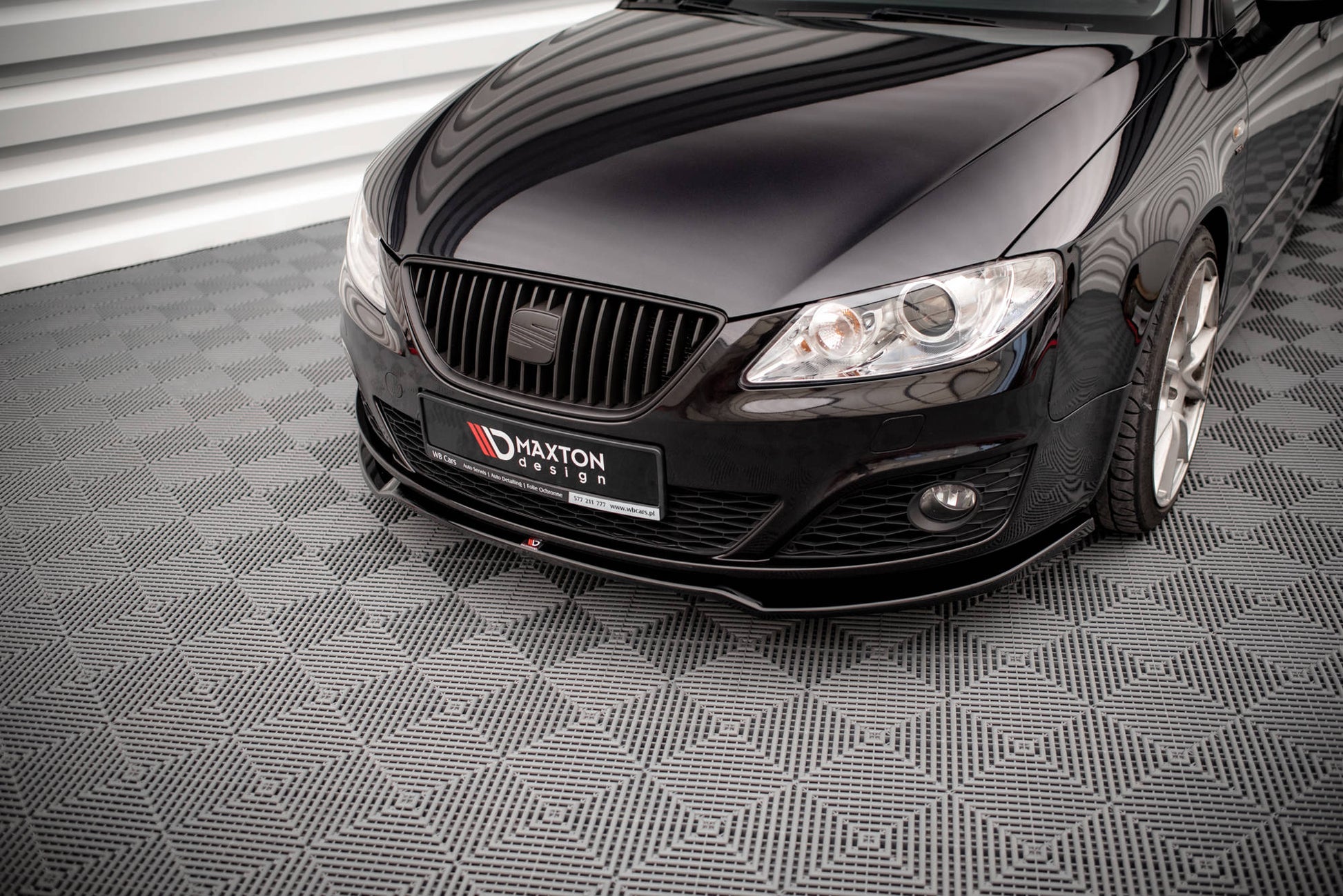 Front Ansatz V.2 für Seat Exeo schwarz matt