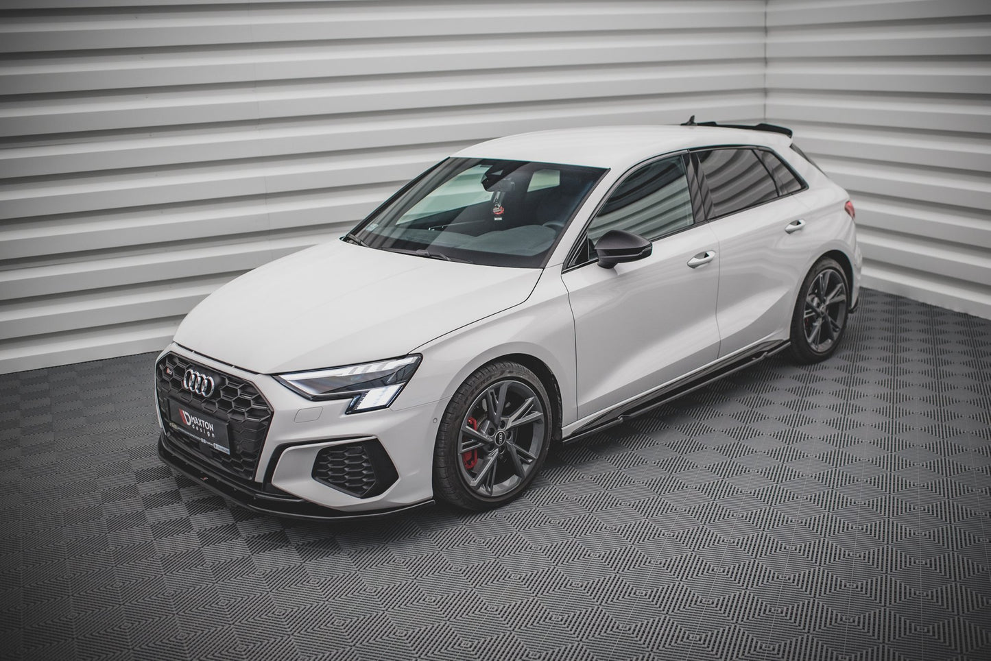 Seitenschweller Ansatz für Audi S3 / A3 S-Line 8Y schwarz Hochglanz