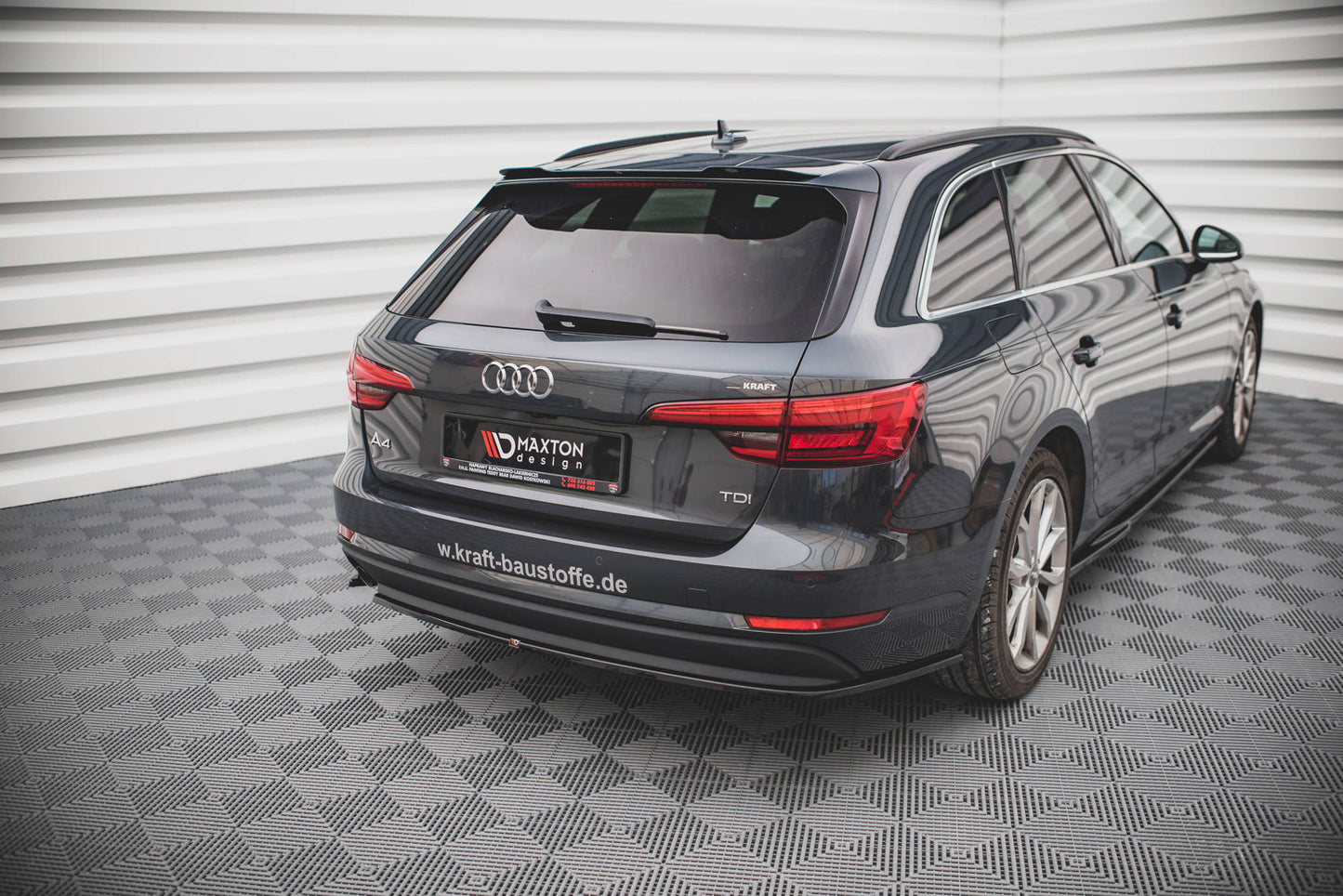 Heck Ansatz Flaps Diffusor für Audi A4 Avant B9 schwarz Hochglanz