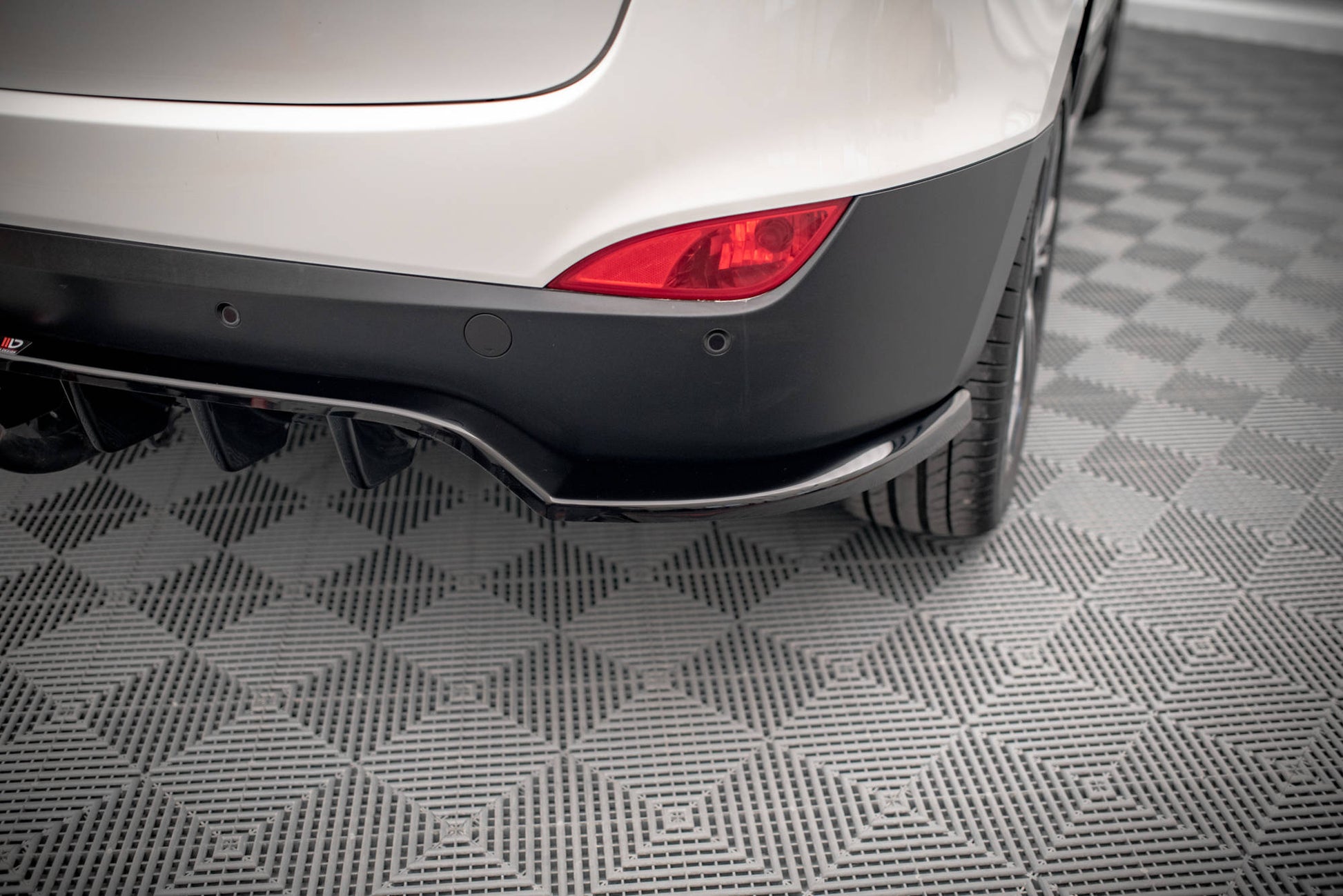 Mittlerer Diffusor Heck Ansatz DTM Look für Hyundai ix35 Mk1 schwarz Hochglanz