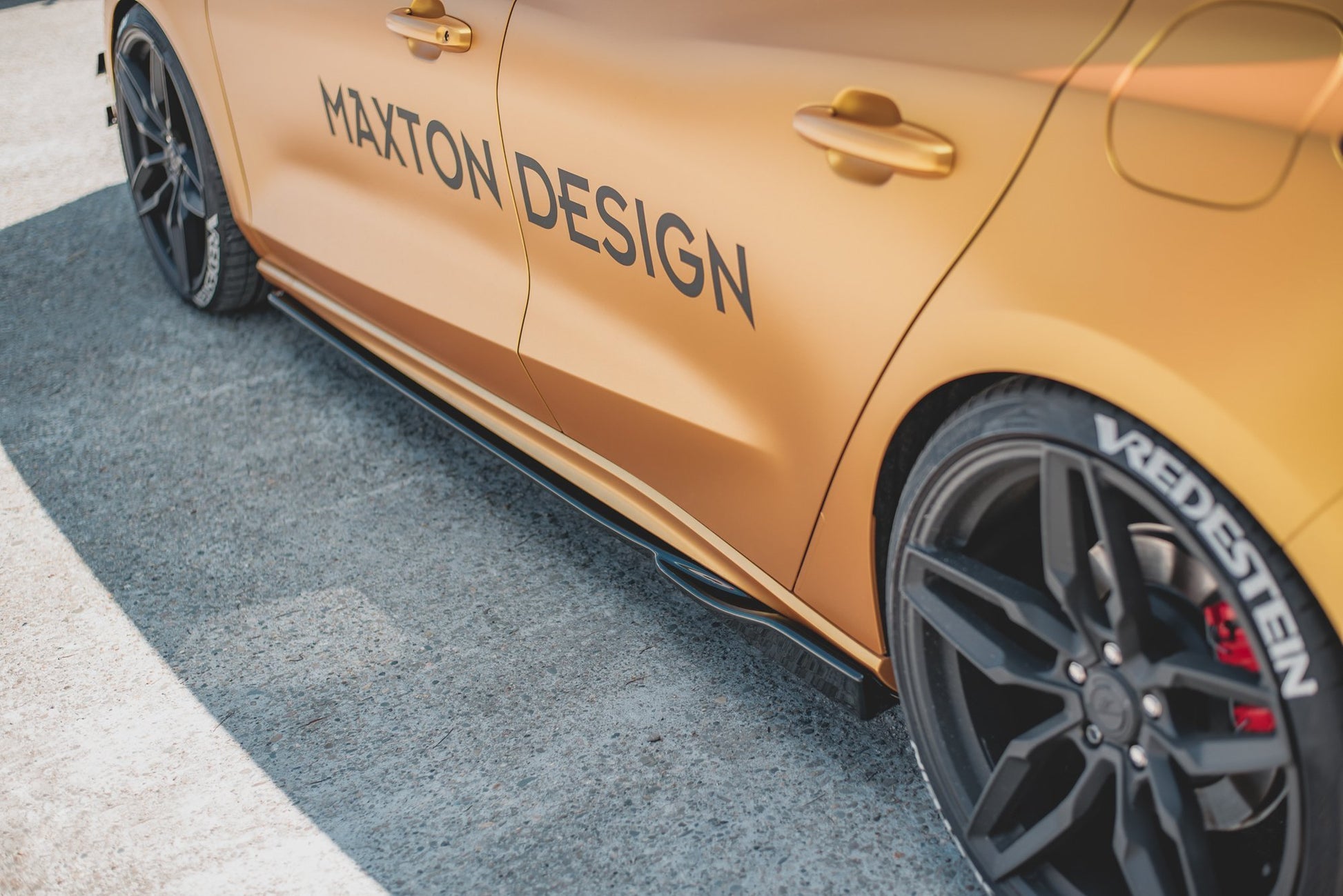 Seitenschweller Ansatz für V.4 Ford Focus ST / ST-Line Mk4 schwarz Hochglanz