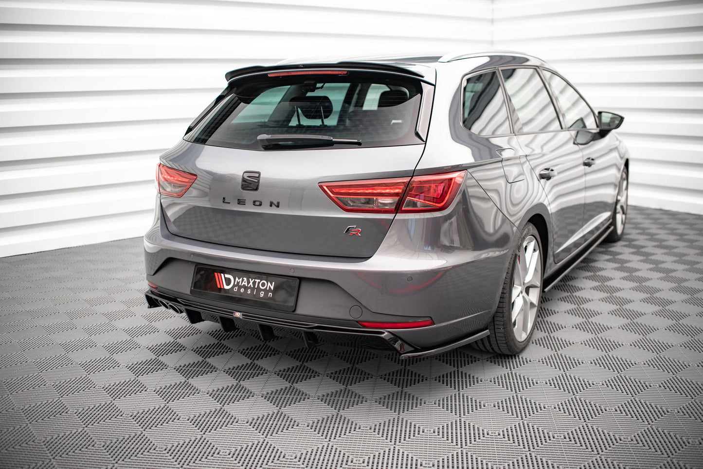 Heck Ansatz Flaps Diffusor V.2 für Seat Leon FR Sportstourer Mk3 Carbon Look