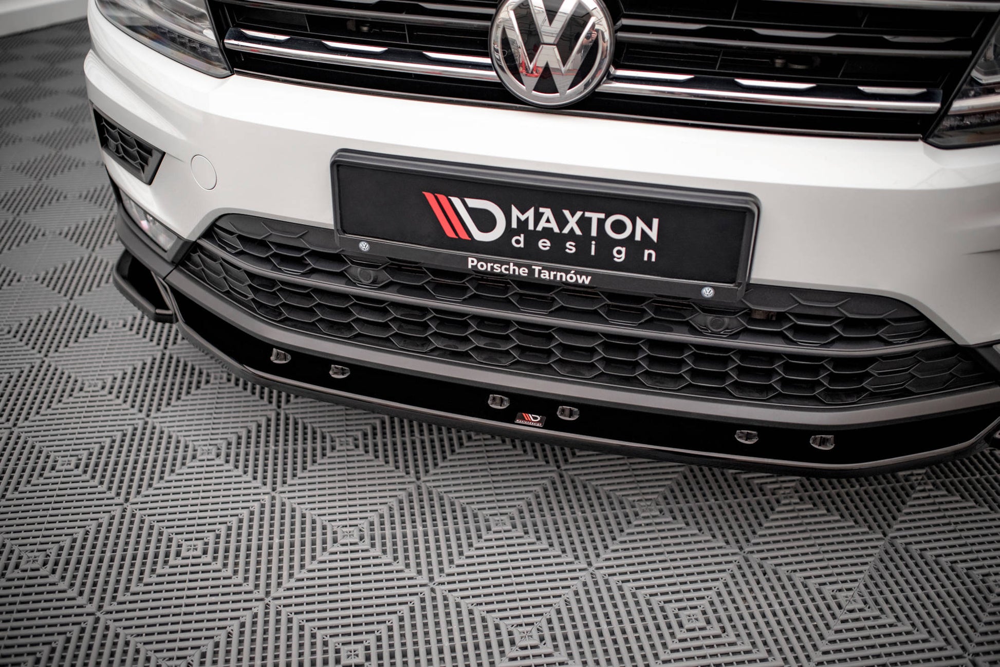 Front Ansatz für Volkswagen Tiguan Mk2 Carbon Look