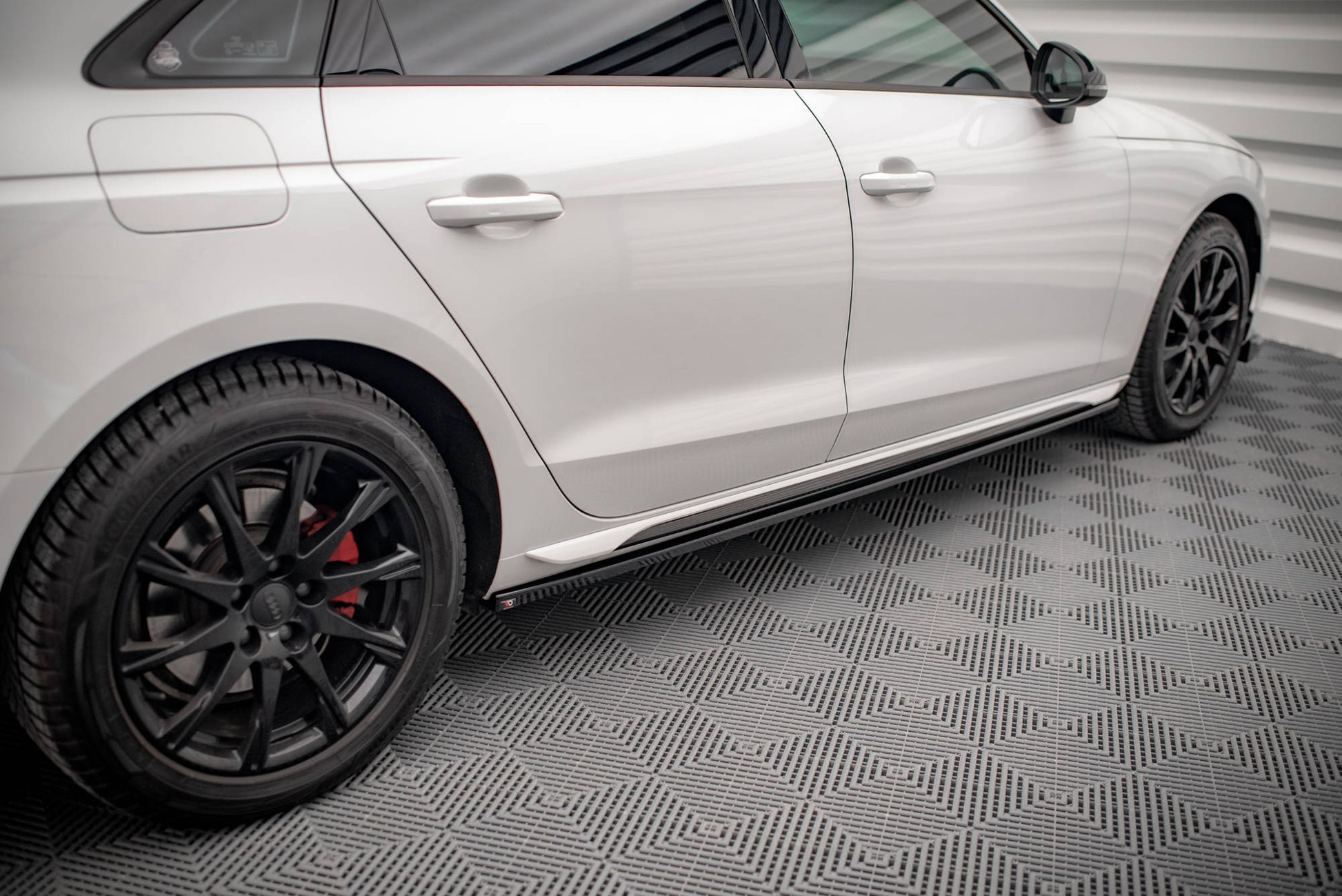 Seitenschweller Ansatz für Audi A4 B9 Facelift schwarz matt