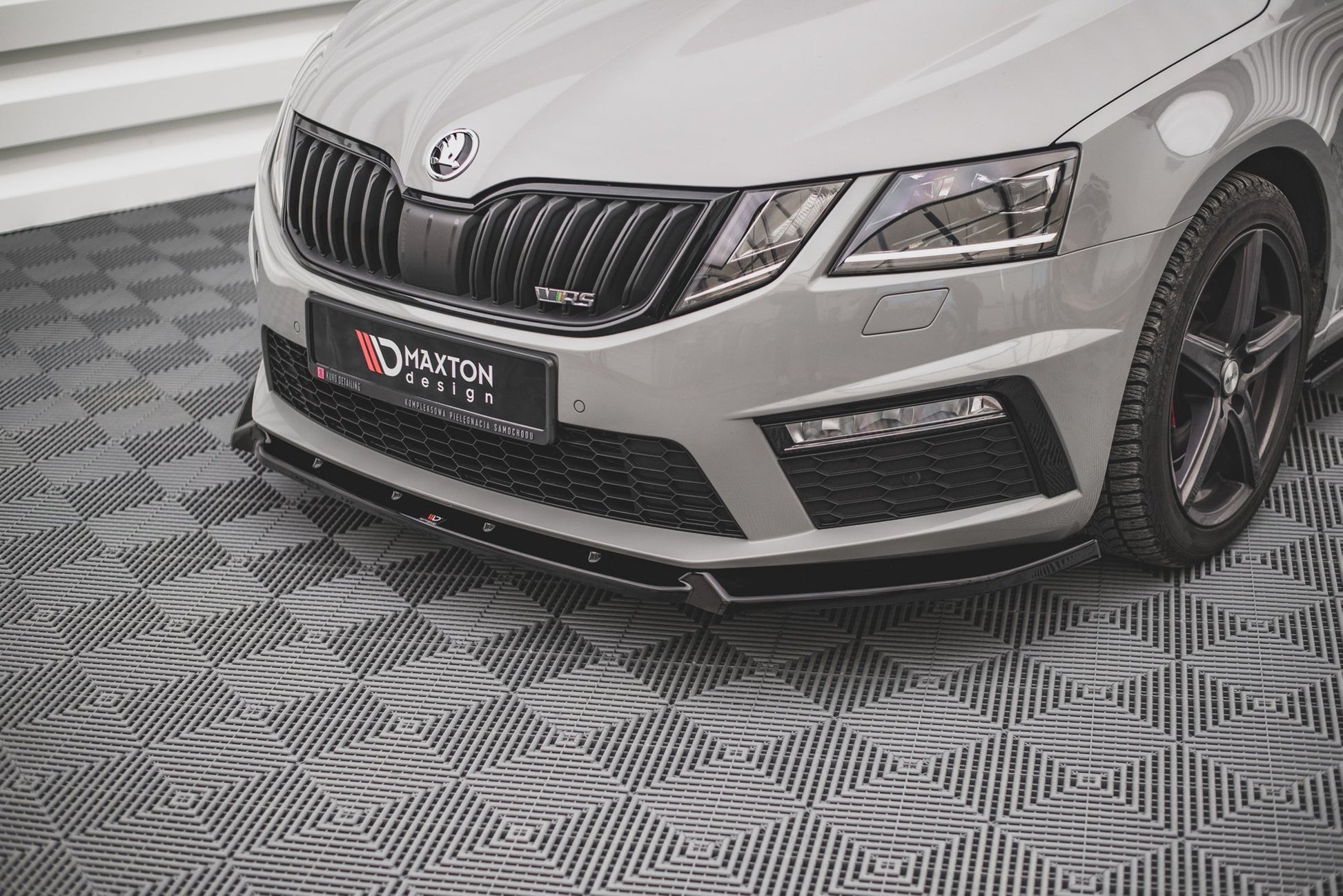 Front Ansatz V.2 für Skoda Octavia RS Mk3 Facelift Carbon Look