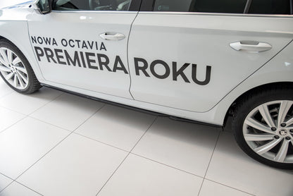 Seitenschweller Ansatz für V.2 für Skoda Octavia Mk4  Carbon Look