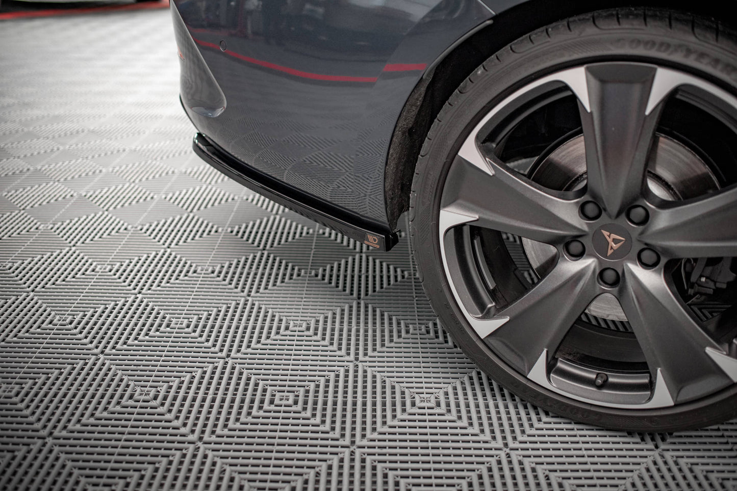 Heck Ansatz Flaps Diffusor für Cupra Leon ST schwarz matt