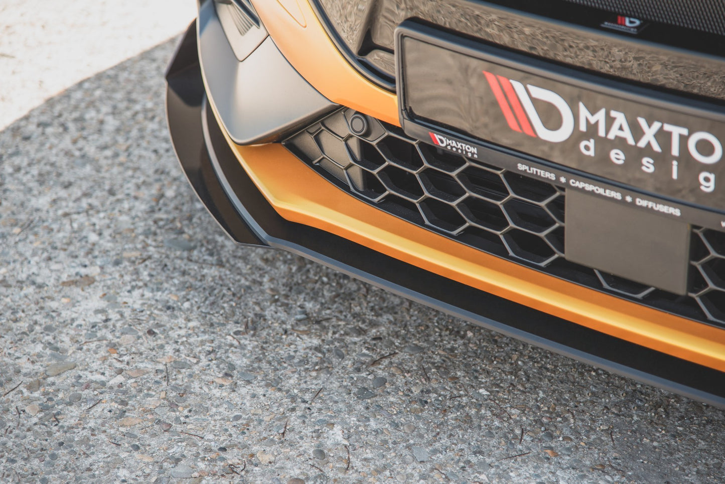 Robuste Racing Front Ansatz für passend +Flaps für Ford Focus ST / ST-Line Mk4 schwarz Hochglanz