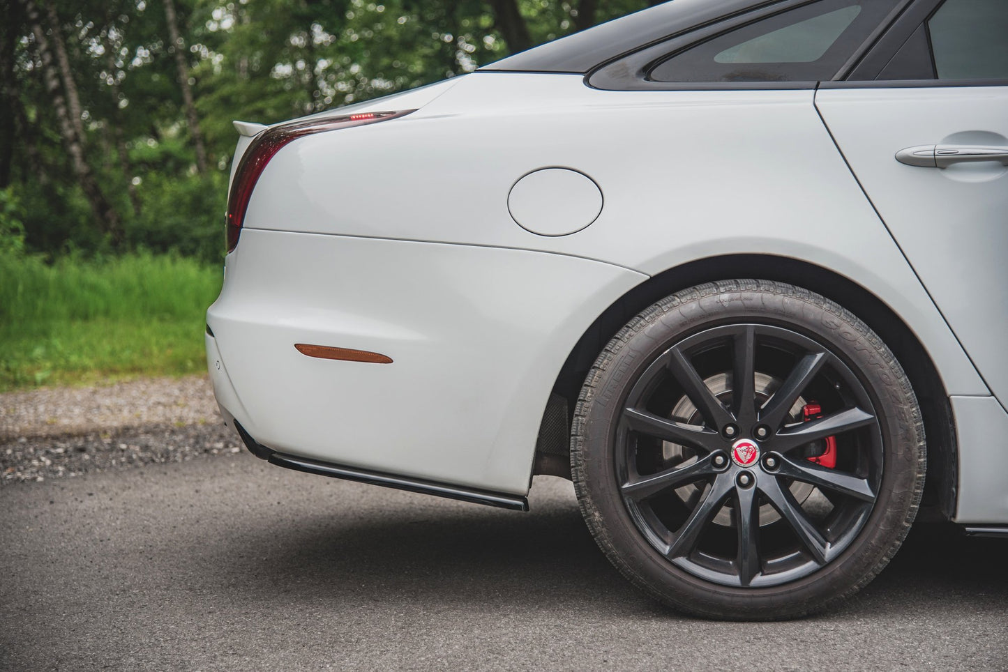 Heck Ansatz Flaps Diffusor für Jaguar XJ X351 Carbon Look