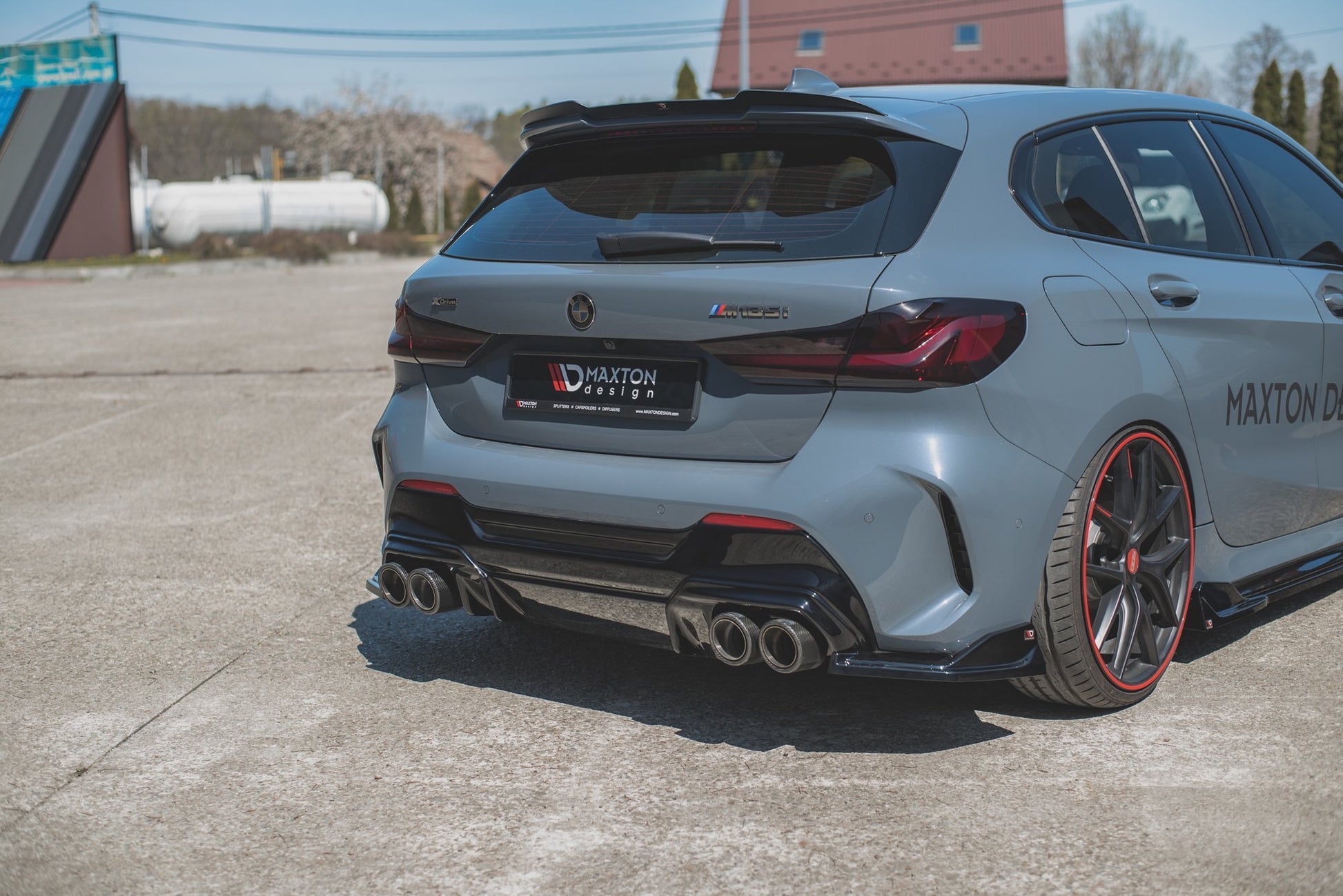 Heck Ansatz Flaps Diffusor V.4 für BMW 1er F40 M-Paket/ M135i Carbon Look