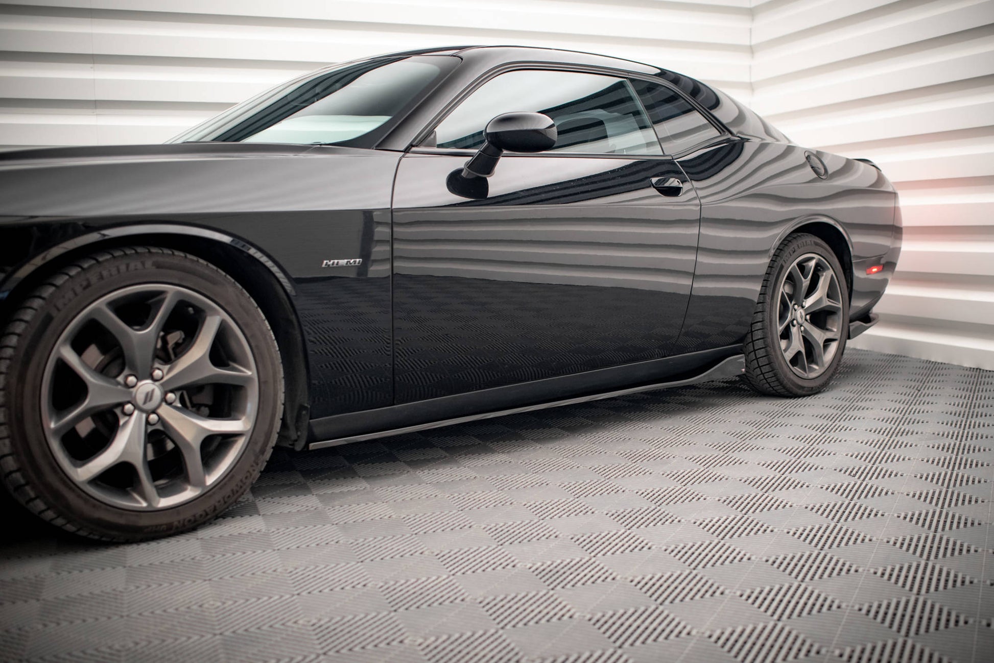 Seitenschweller Ansatz für Dodge Challenger RT Mk3 Facelift schwarz Hochglanz