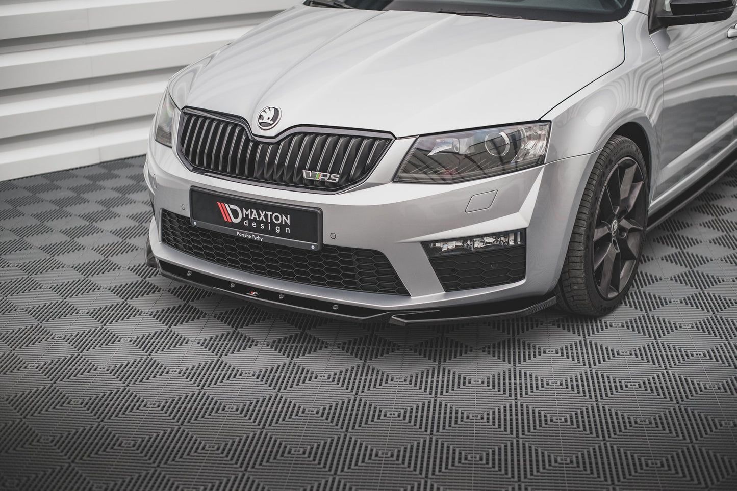 Front Ansatz V.4 für Skoda Octavia RS Mk3 schwarz matt