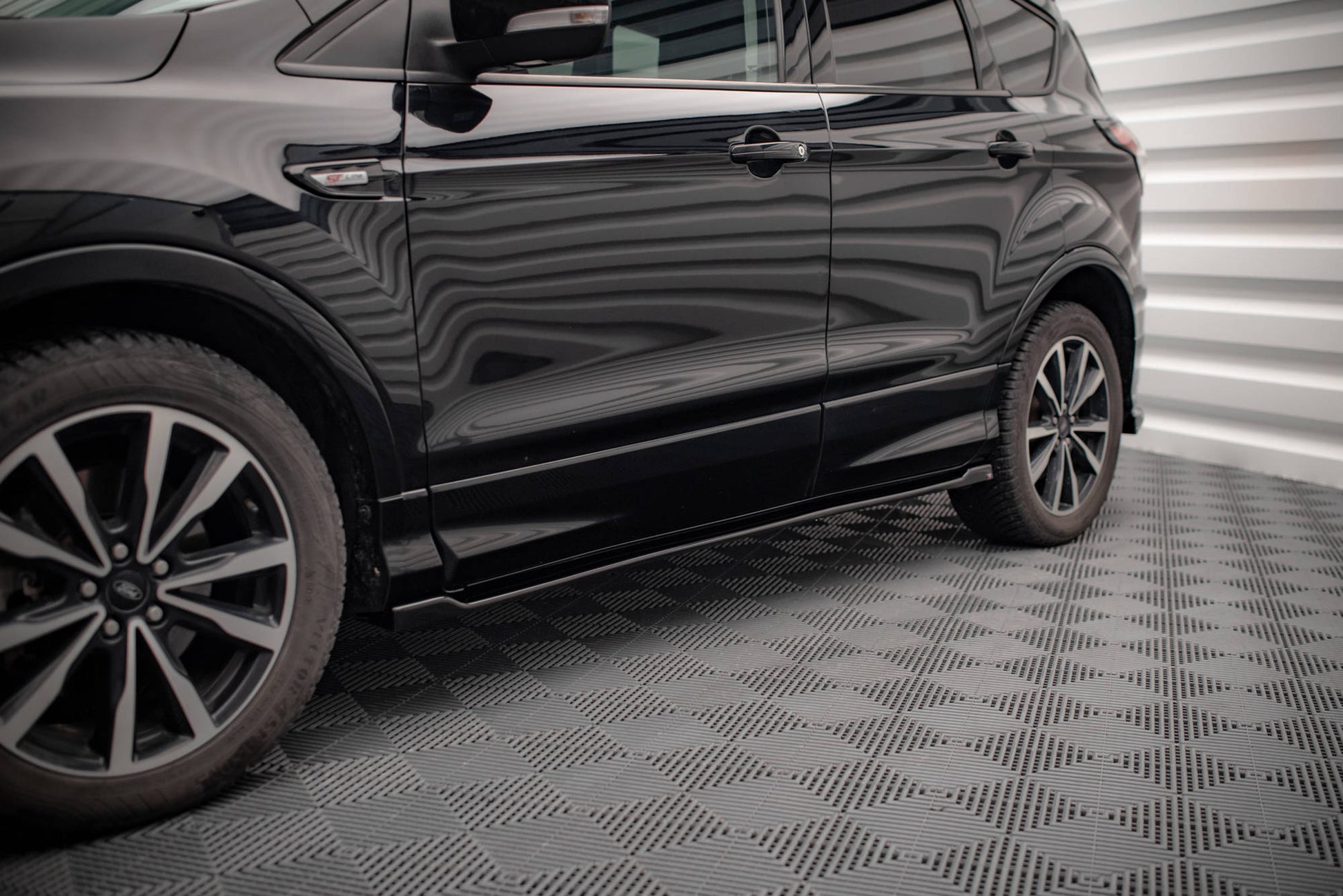 Seitenschweller Ansatz für Ford Escape ST-Line Mk3 Carbon Look