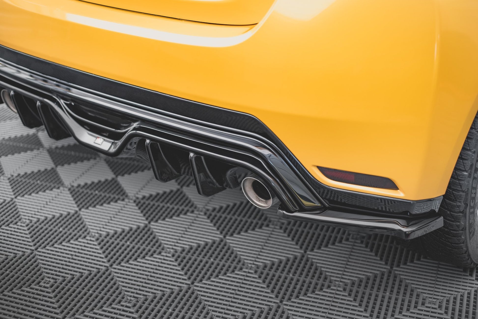 Heck Ansatz Flaps Diffusor V.3 für Toyota GR Yaris Mk4 schwarz matt