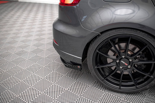 Hintere Seiten Flaps für Audi S3 Sportback 8V Facelift schwarz Hochglanz
