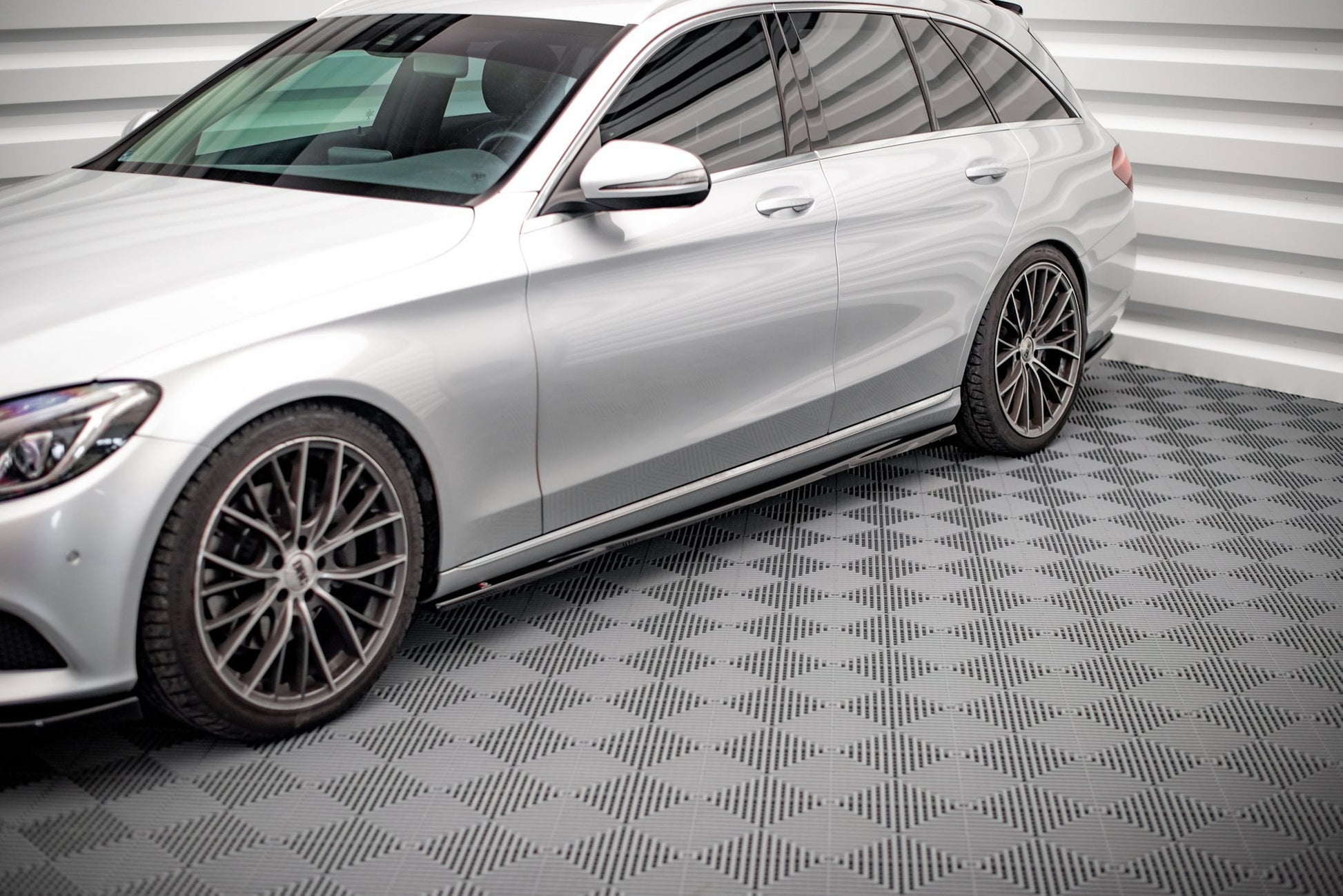 Seitenschweller Ansatz für Mercedes-Benz C W205 schwarz Hochglanz