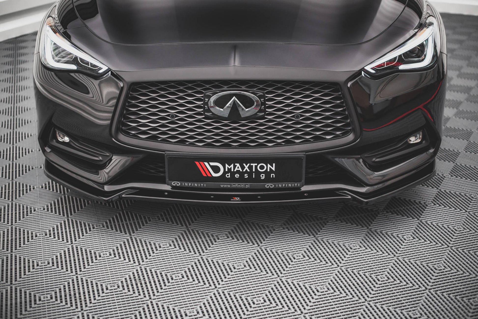 Front Ansatz für Infiniti Q60 S Mk2 schwarz matt