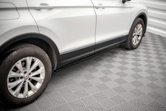 Seitenschweller Ansatz für Volkswagen Tiguan Mk2 Carbon Look