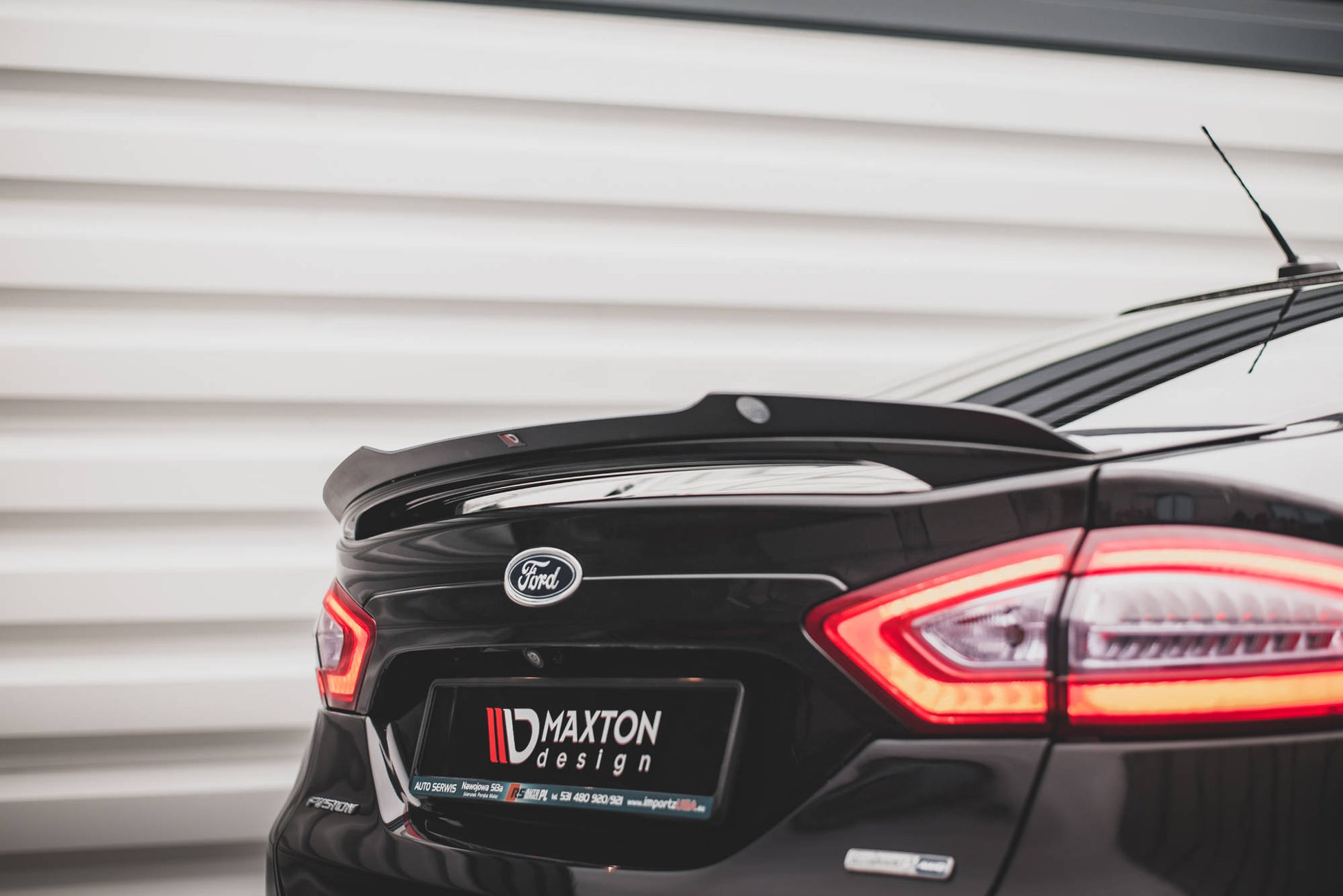 Spoiler CAP für Ford Mondeo Mk5 Carbon Look