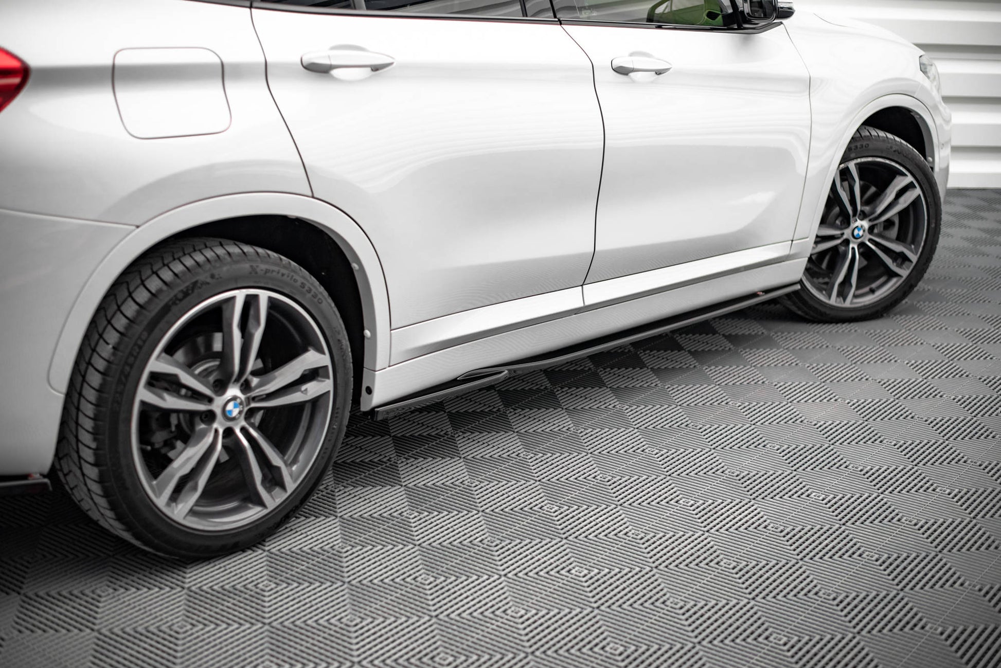 Seitenschweller Ansatz für BMW X1 M-Paket F48 schwarz Hochglanz