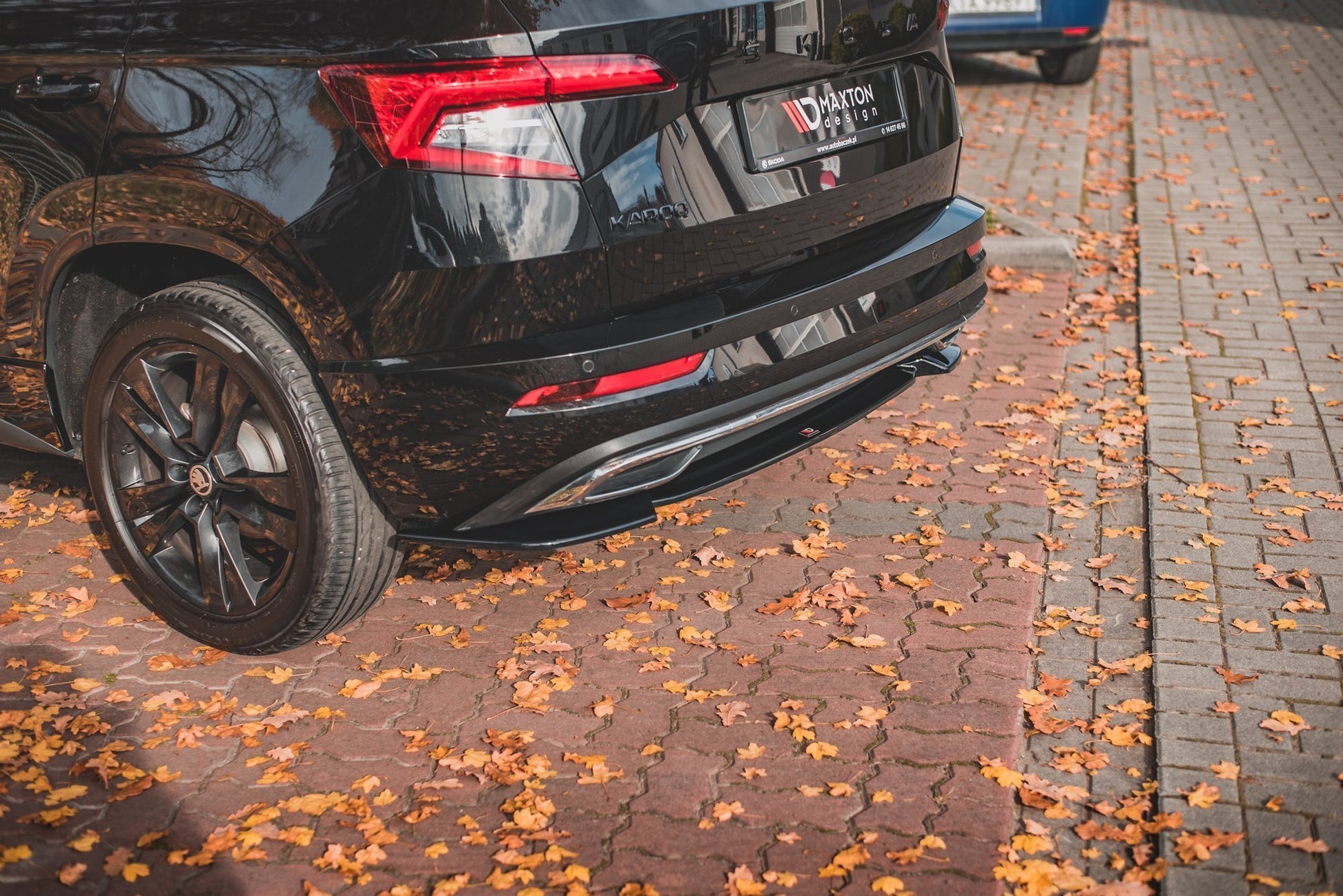 Mittlerer Diffusor Heck Ansatz für Skoda Karoq Sportline schwarz matt