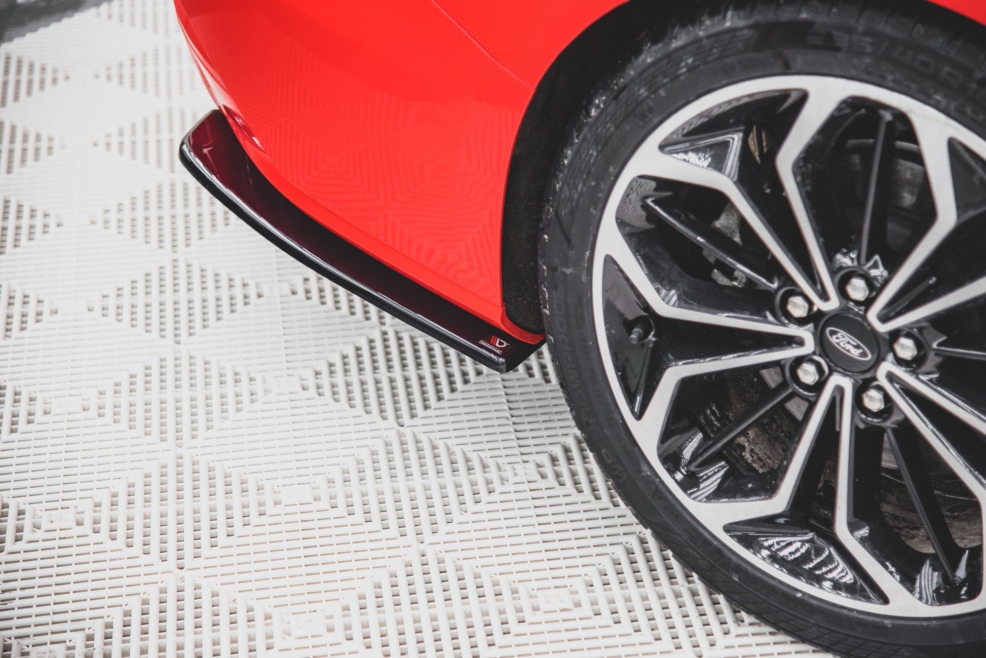 Heck Ansatz Flaps Diffusor V.1 für Ford Focus ST-Line Kombi Mk4 Carbon Look