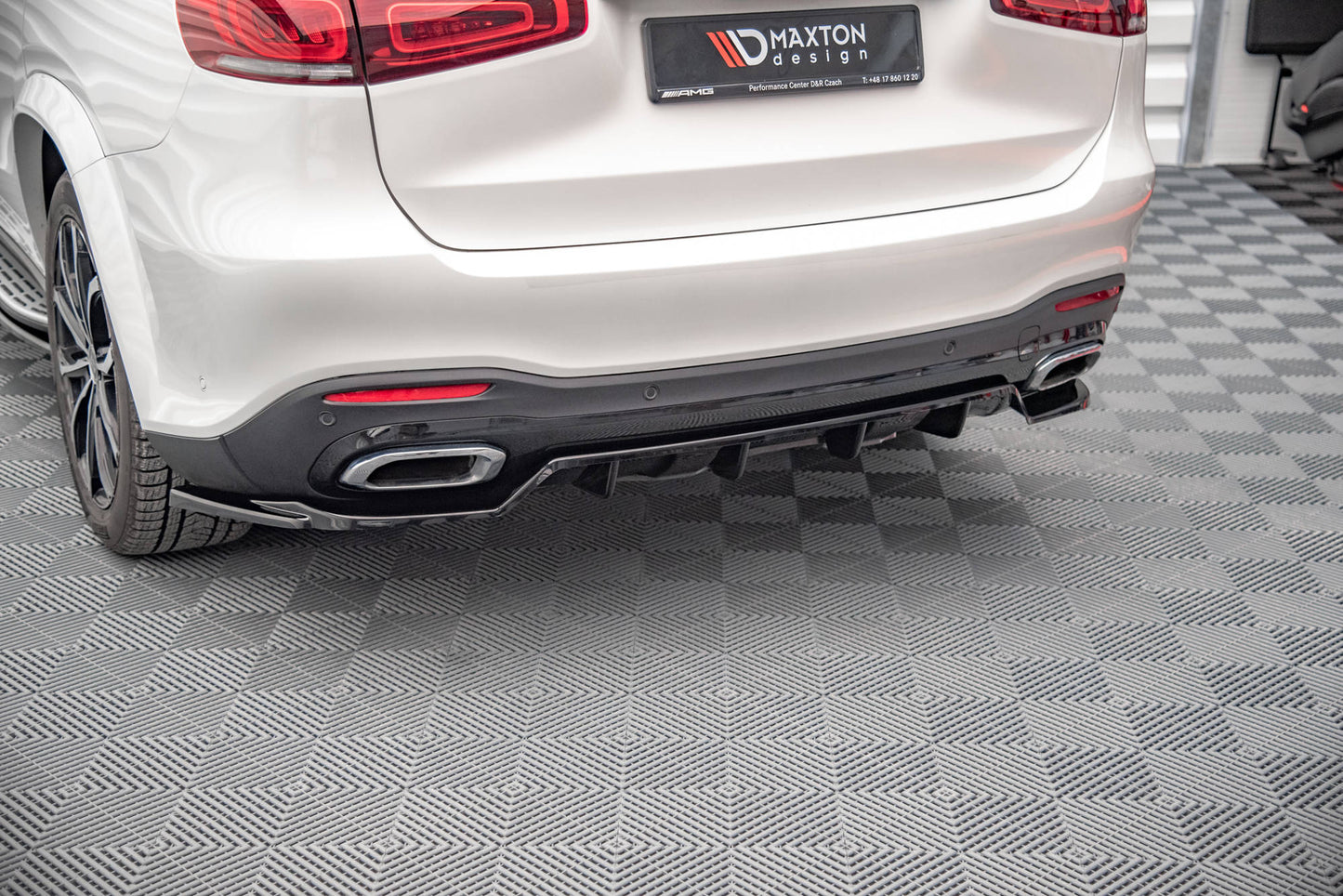Mittlerer Diffusor Heck Ansatz DTM Look für Mercedes-Benz GLS AMG-Line X167 schwarz Hochglanz