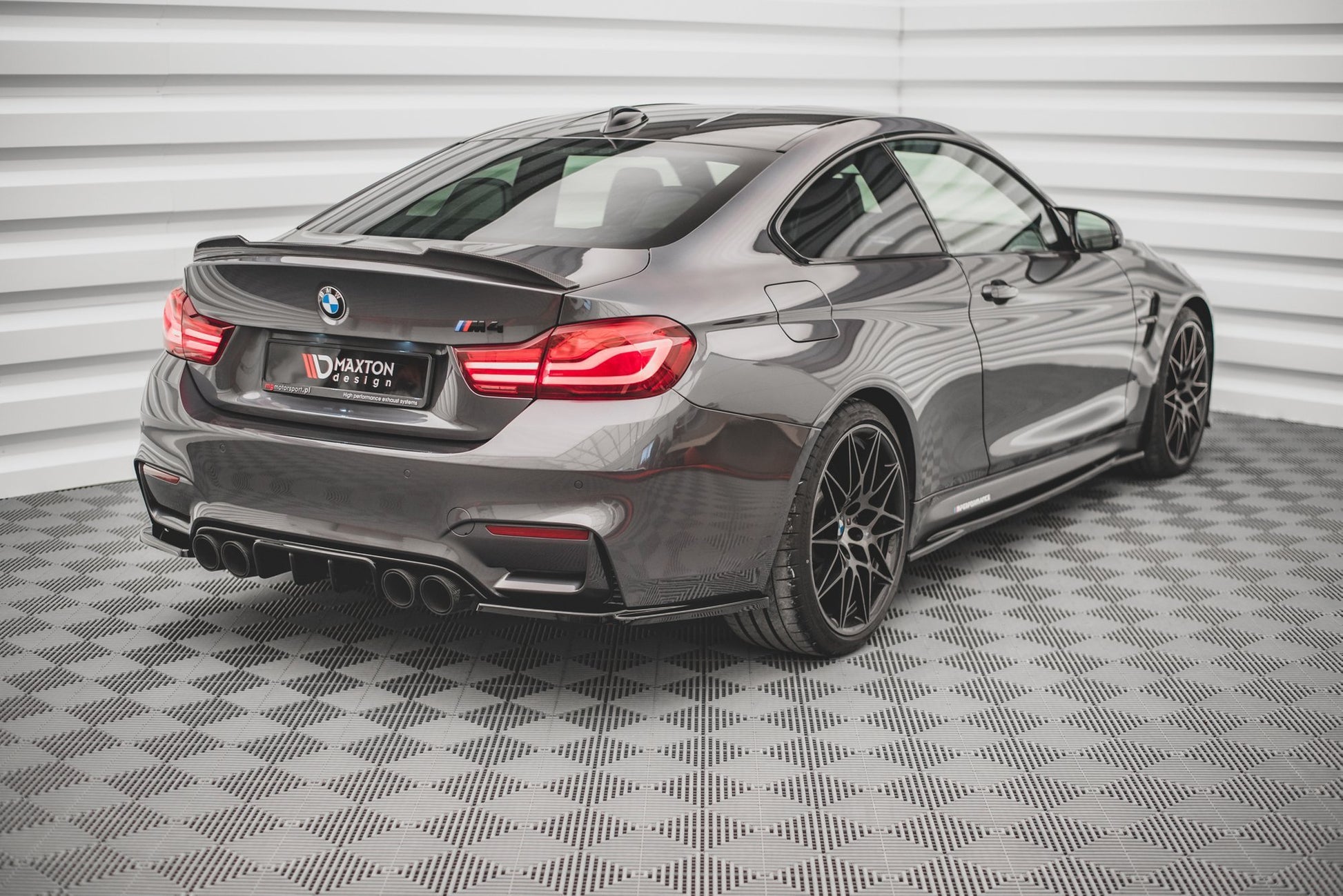 Heck Ansatz Flaps Diffusor V.2 für BMW M4 F82 schwarz matt