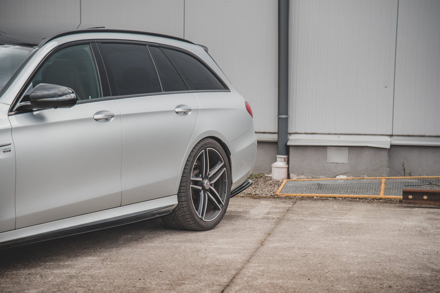 Heck Ansatz Flaps Diffusor für Mercedes-Benz E63 AMG Kombi/Limousine S213/W213 Carbon Look