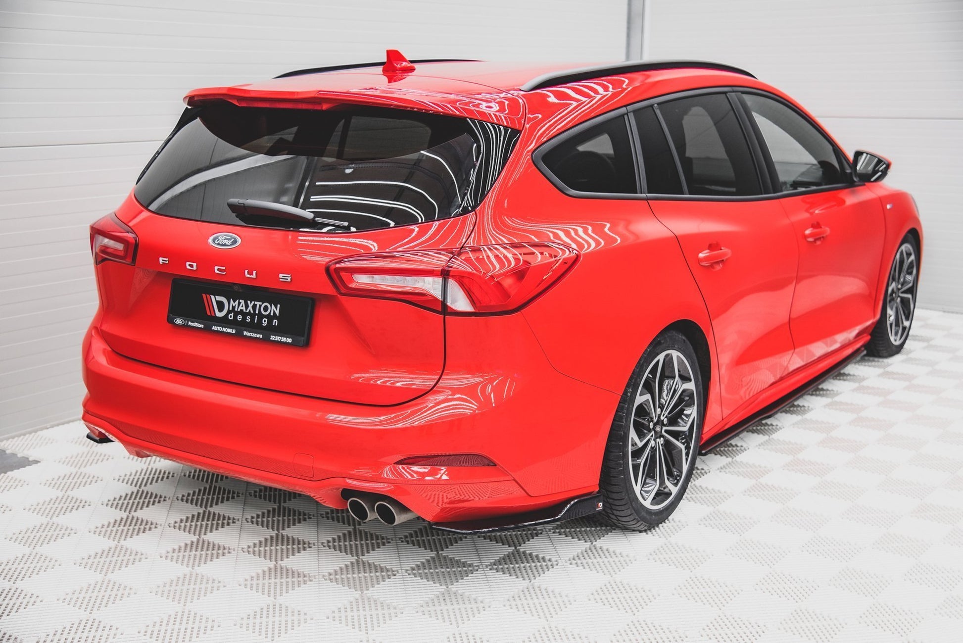 Heck Ansatz Flaps Diffusor V.2 für Ford Focus ST-Line Kombi Mk4 Carbon Look