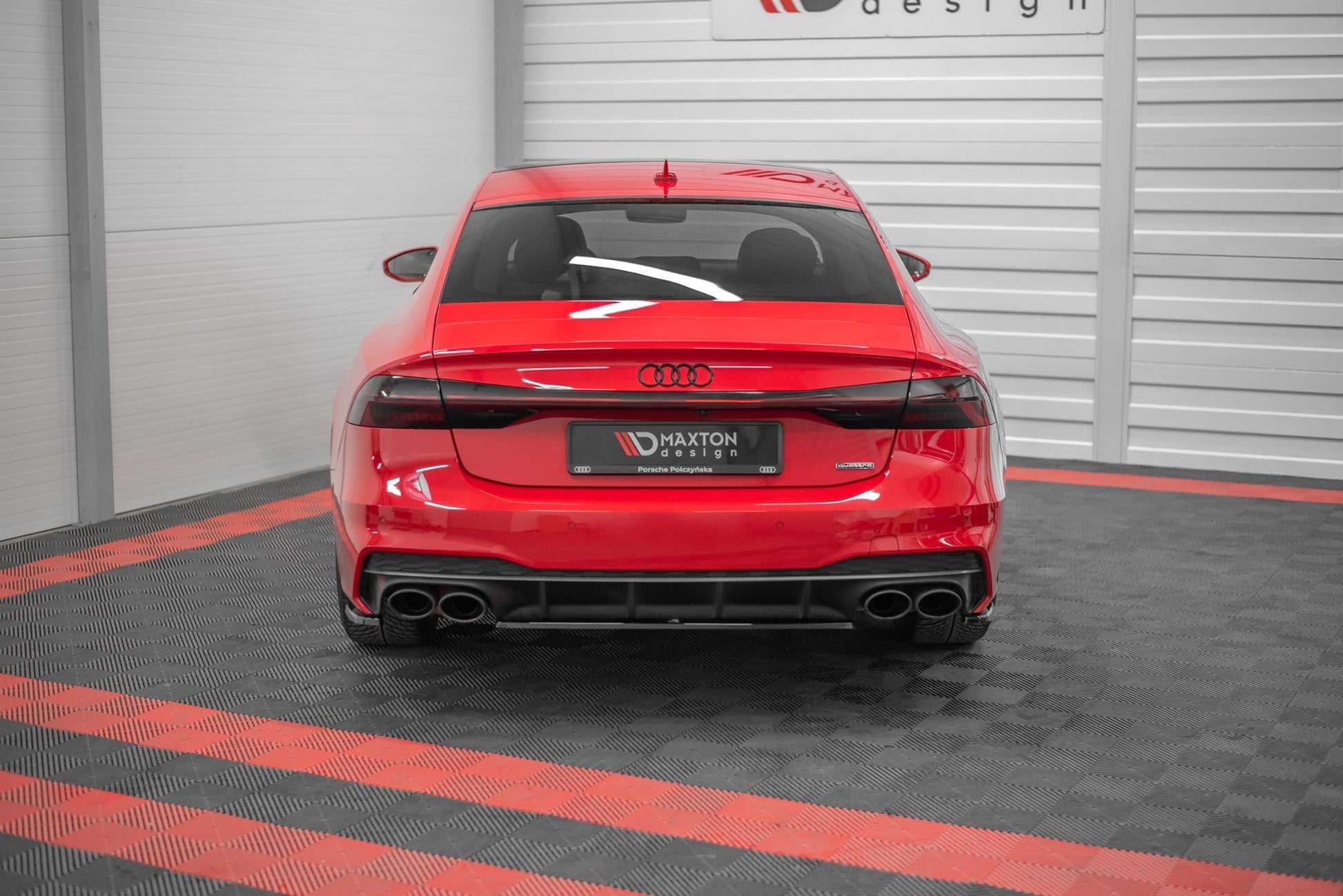 Mittlerer Diffusor Heck Ansatz für Audi S7 C8 schwarz Hochglanz