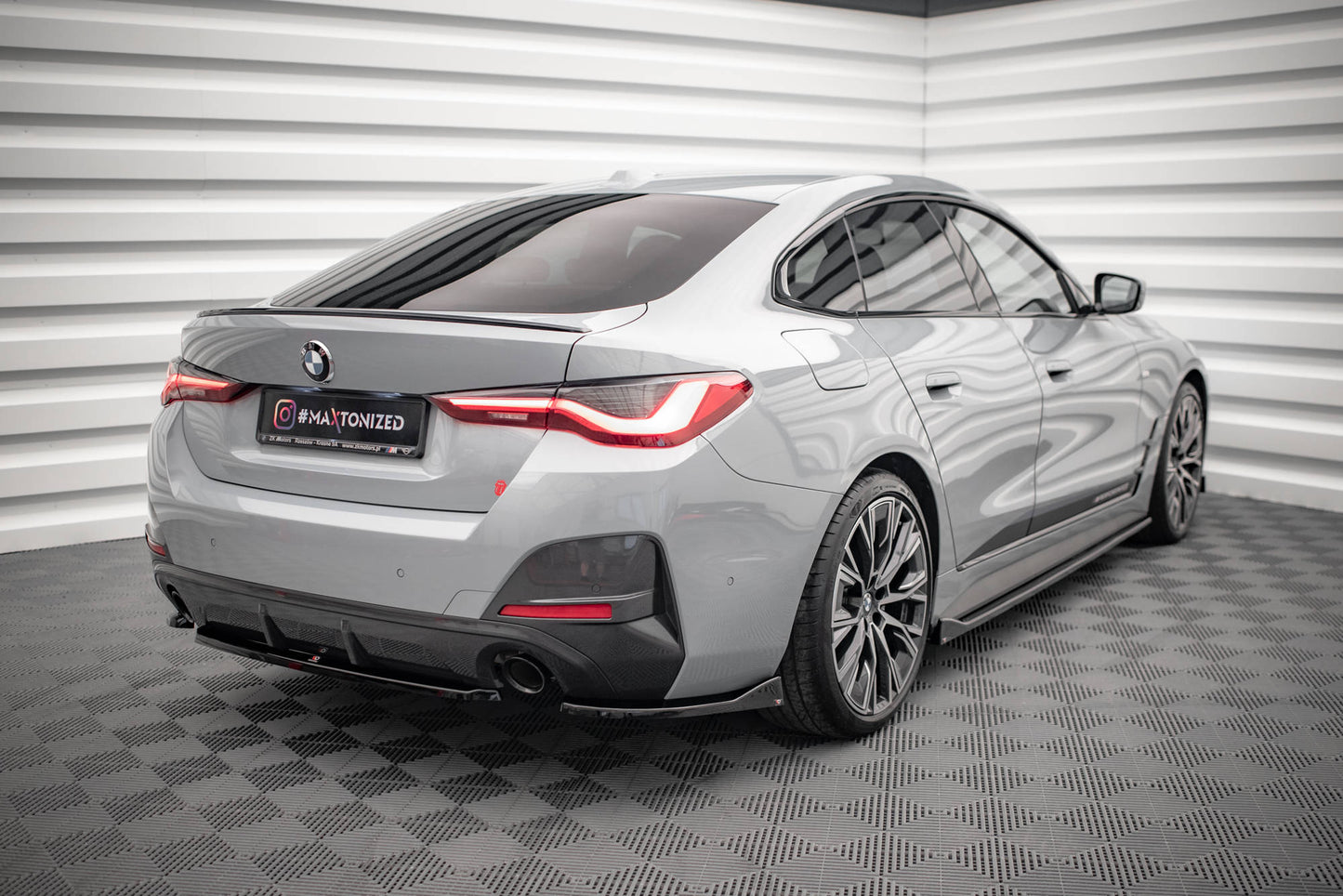 Heck Ansatz Flaps Diffusor V.2 für BMW 4er Gran Coupe M-Paket G26 Carbon Look