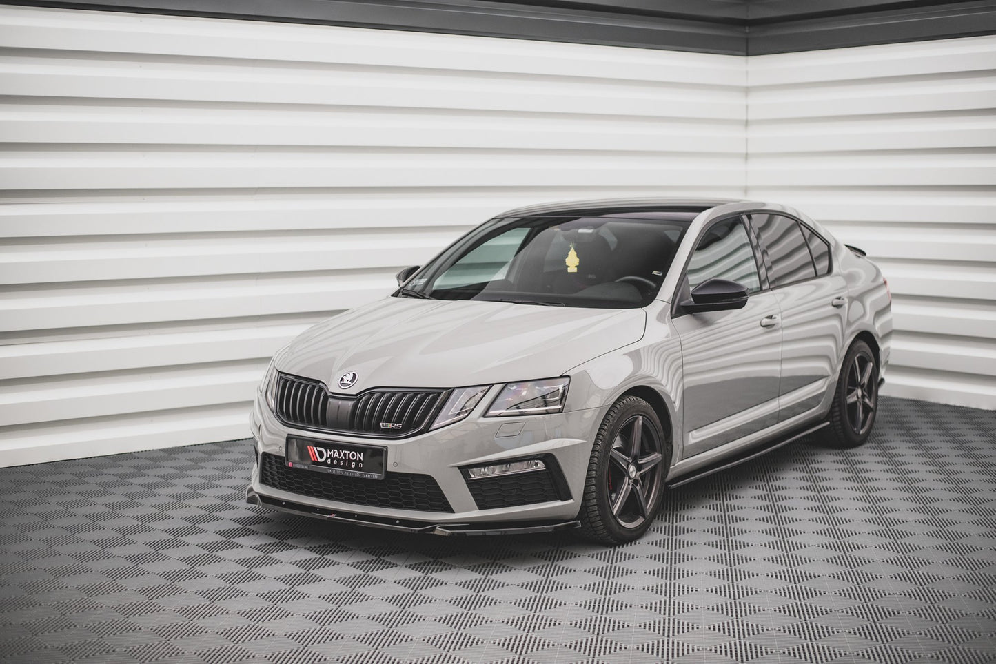 Front Ansatz V.3 für Skoda Octavia RS Mk3 Facelift Carbon Look