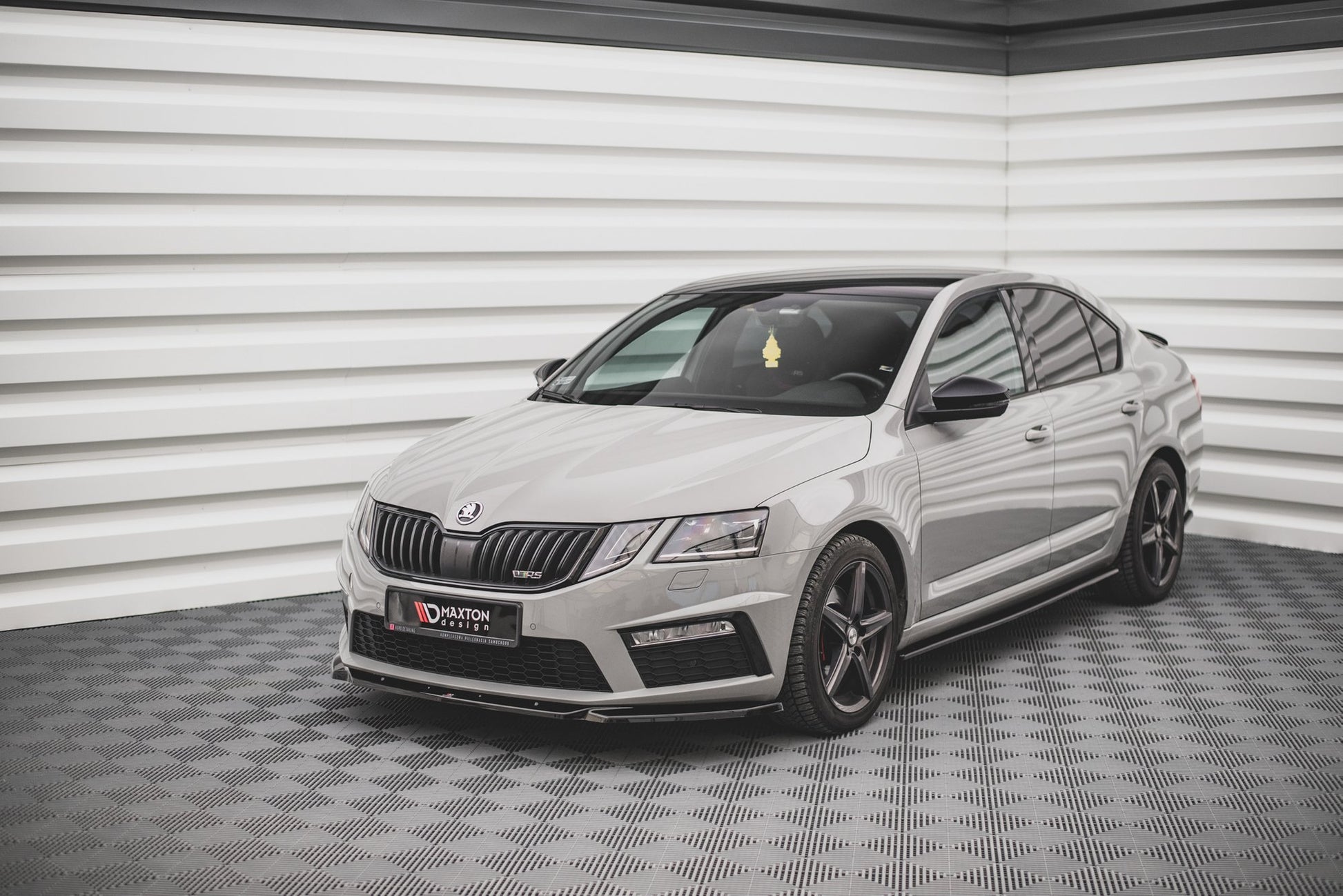 Front Ansatz V.3 für Skoda Octavia RS Mk3 Facelift Carbon Look