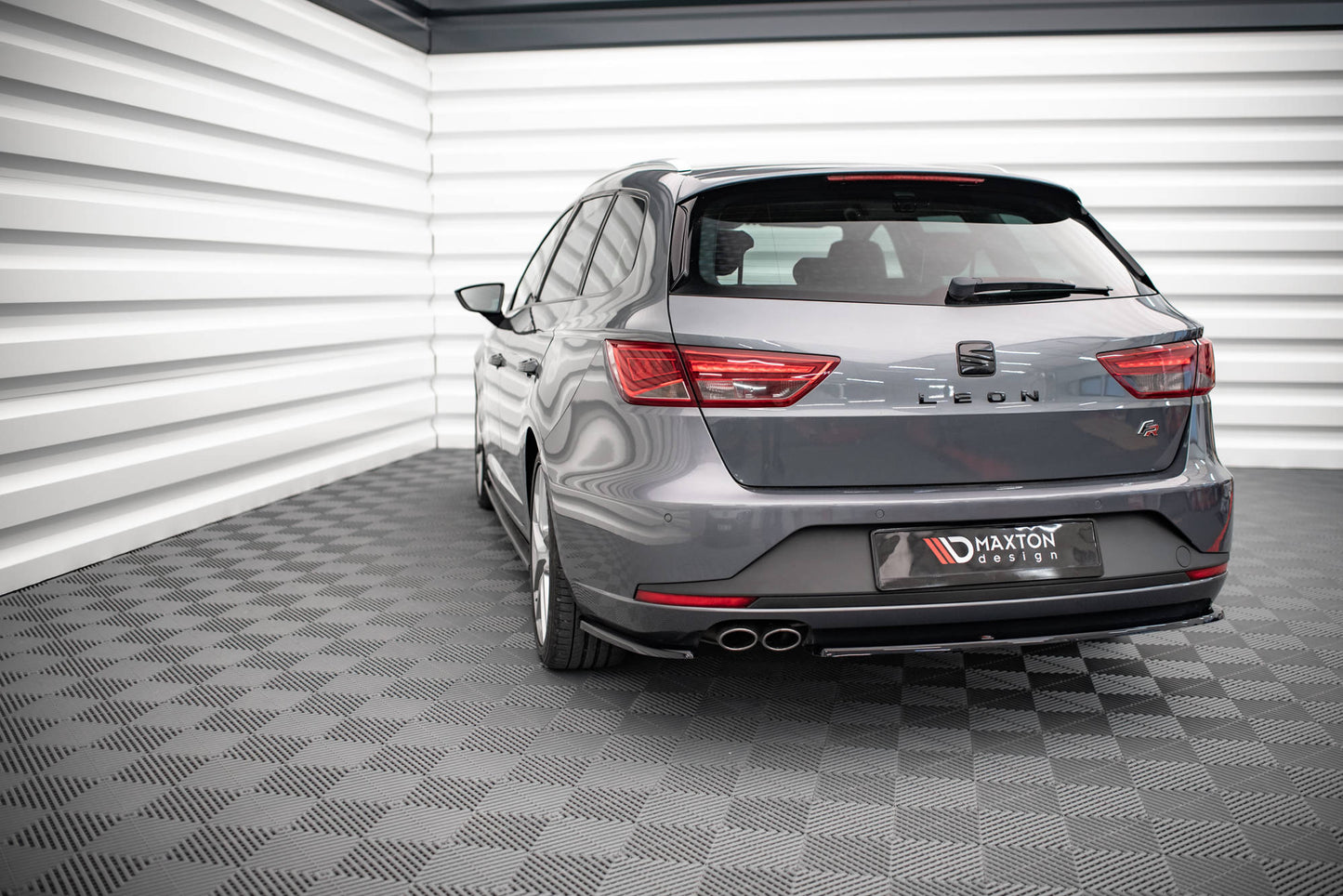 Heck Ansatz Flaps Diffusor V.1 für Seat Leon FR Sportstourer Mk3 Carbon Look