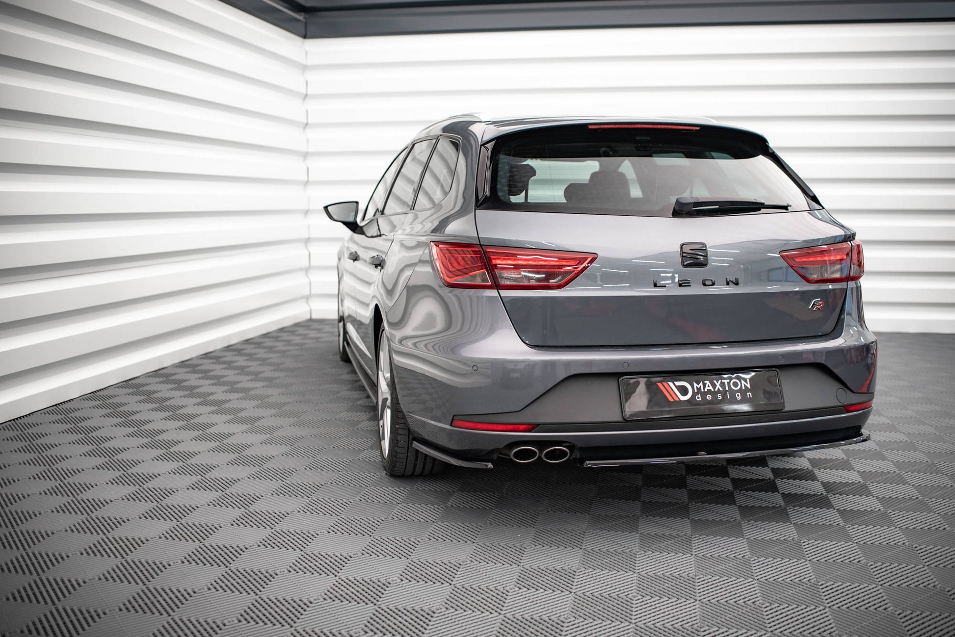 Heck Ansatz Flaps Diffusor V.1 für Seat Leon FR Sportstourer Mk3 Carbon Look