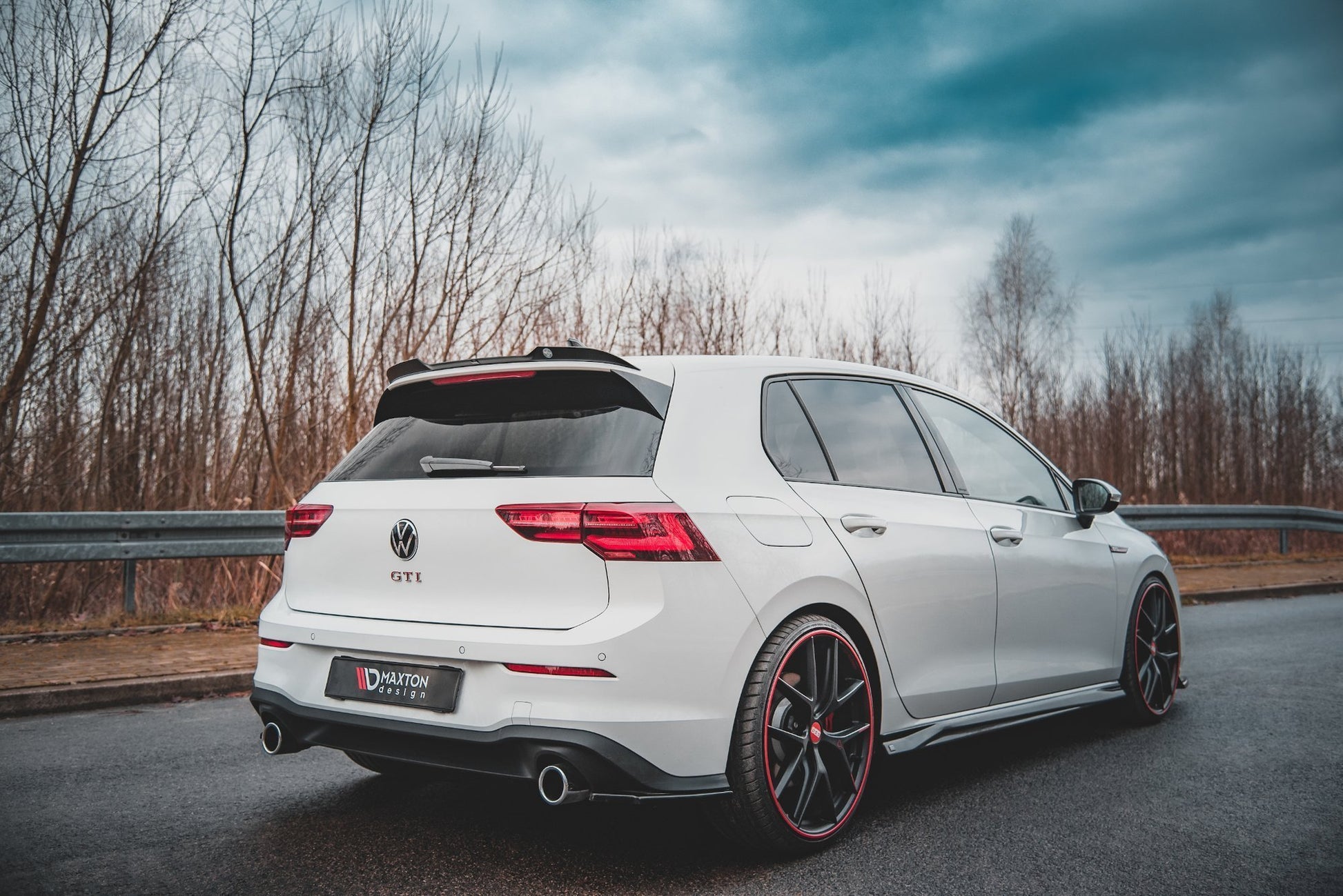 Spoiler CAP V.2 für Volkswagen Golf 8 GTI / R schwarz matt