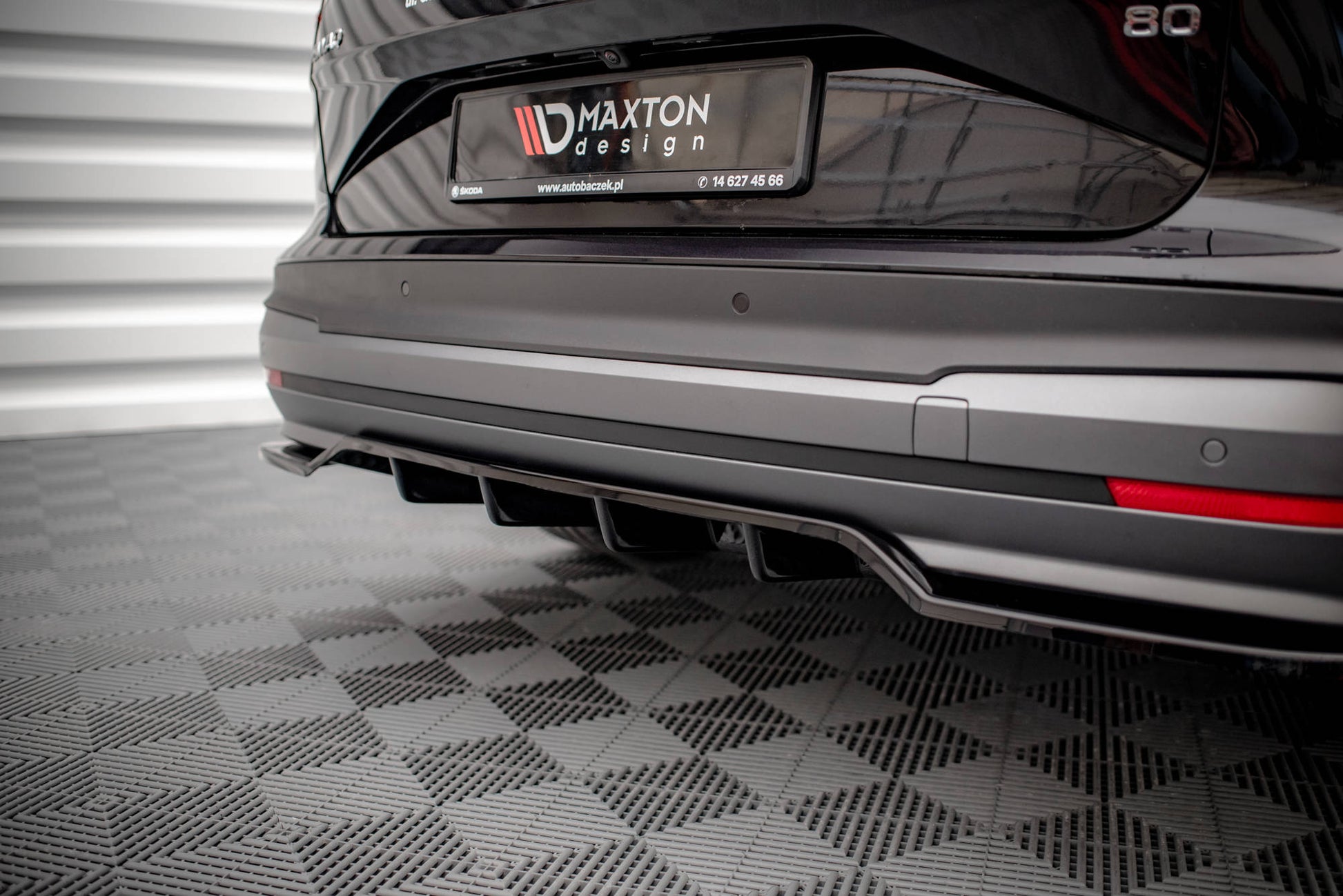 Mittlerer Diffusor Heck Ansatz DTM Look für Skoda Enyaq iV Carbon Look