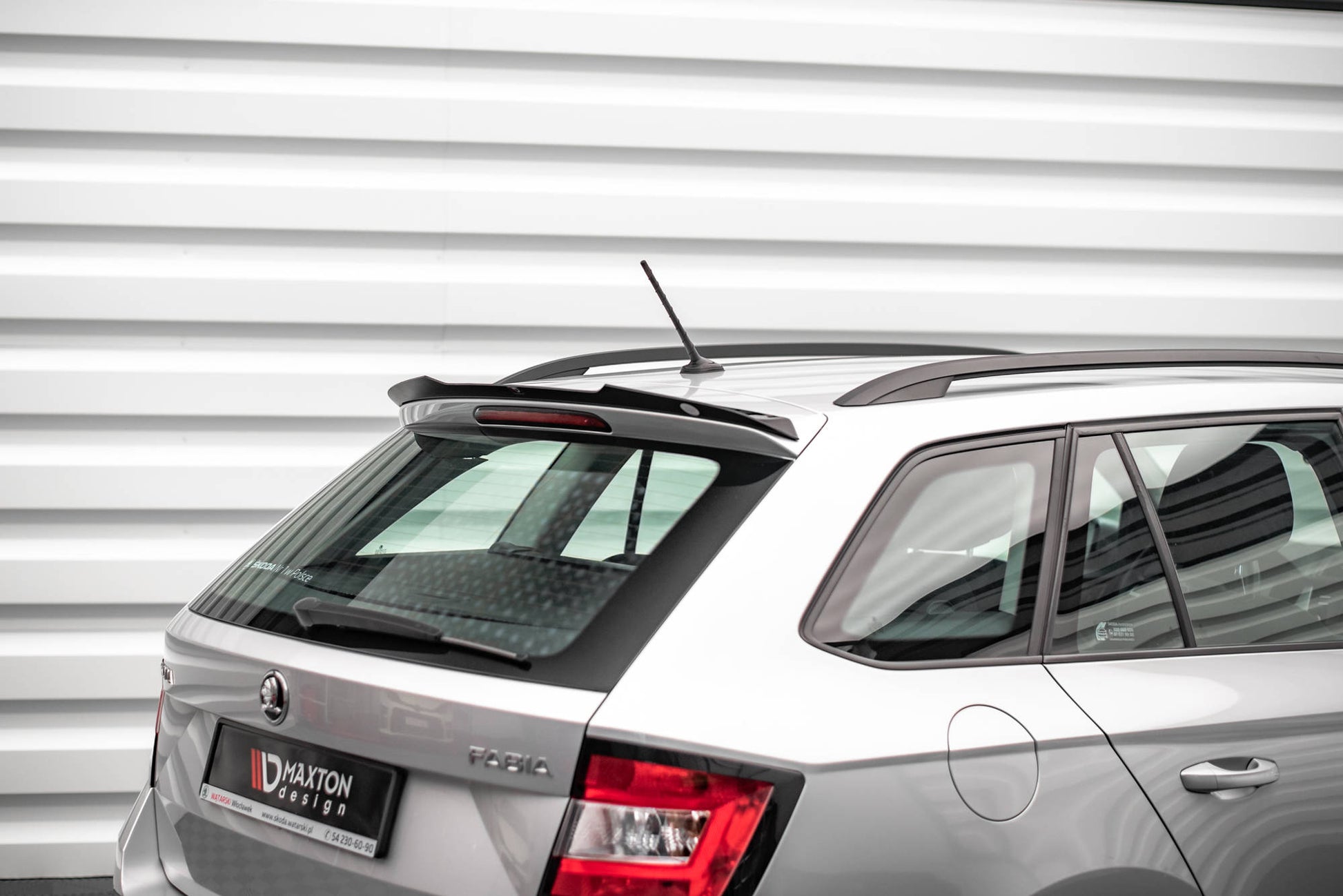 Spoiler CAP für Skoda Fabia Combi Mk3 schwarz Hochglanz