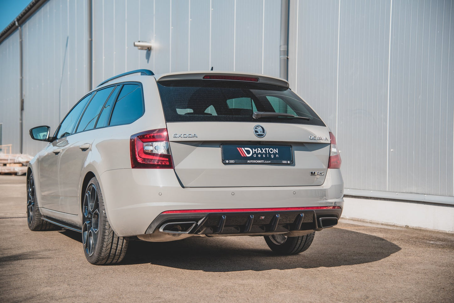 Diffusor Heck Ansatz V.1 für Skoda Octavia RS Mk3 / Mk3 FL Hatchback / Kombi schwarz Hochglanz