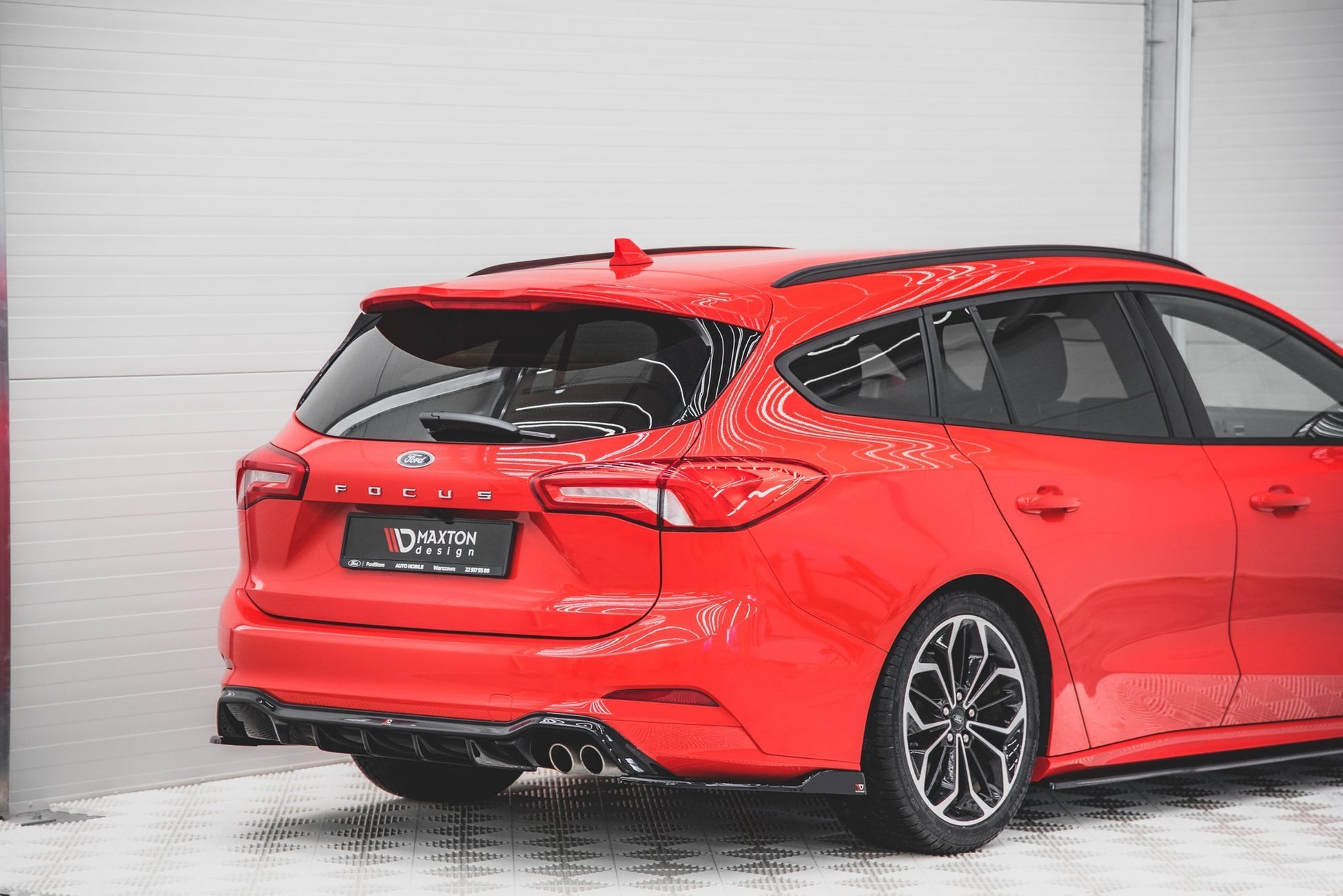 Heck Ansatz Flaps Diffusor V.4 für Ford Focus ST-Line Kombi Mk4 Carbon Look