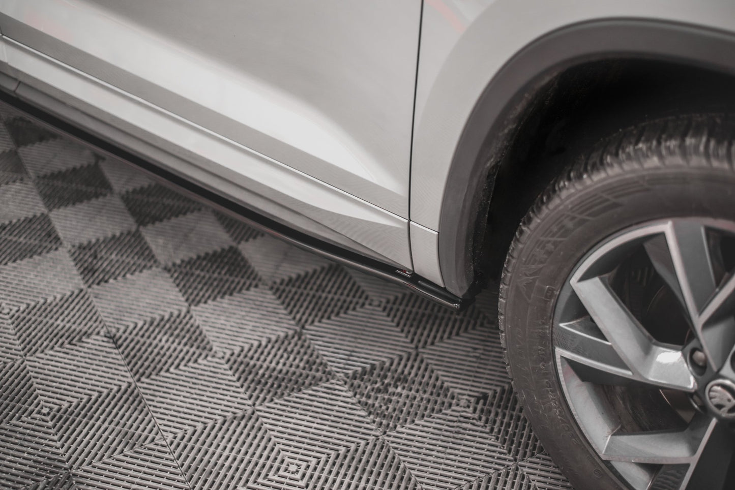 Seitenschweller Ansatz für Skoda Kodiaq Mk1 Sportline/RS schwarz Hochglanz