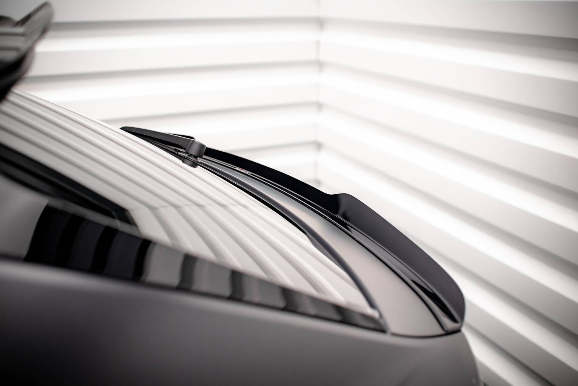 Niedriger Spoiler CAP für Audi RSQ8 Mk1 schwarz Hochglanz
