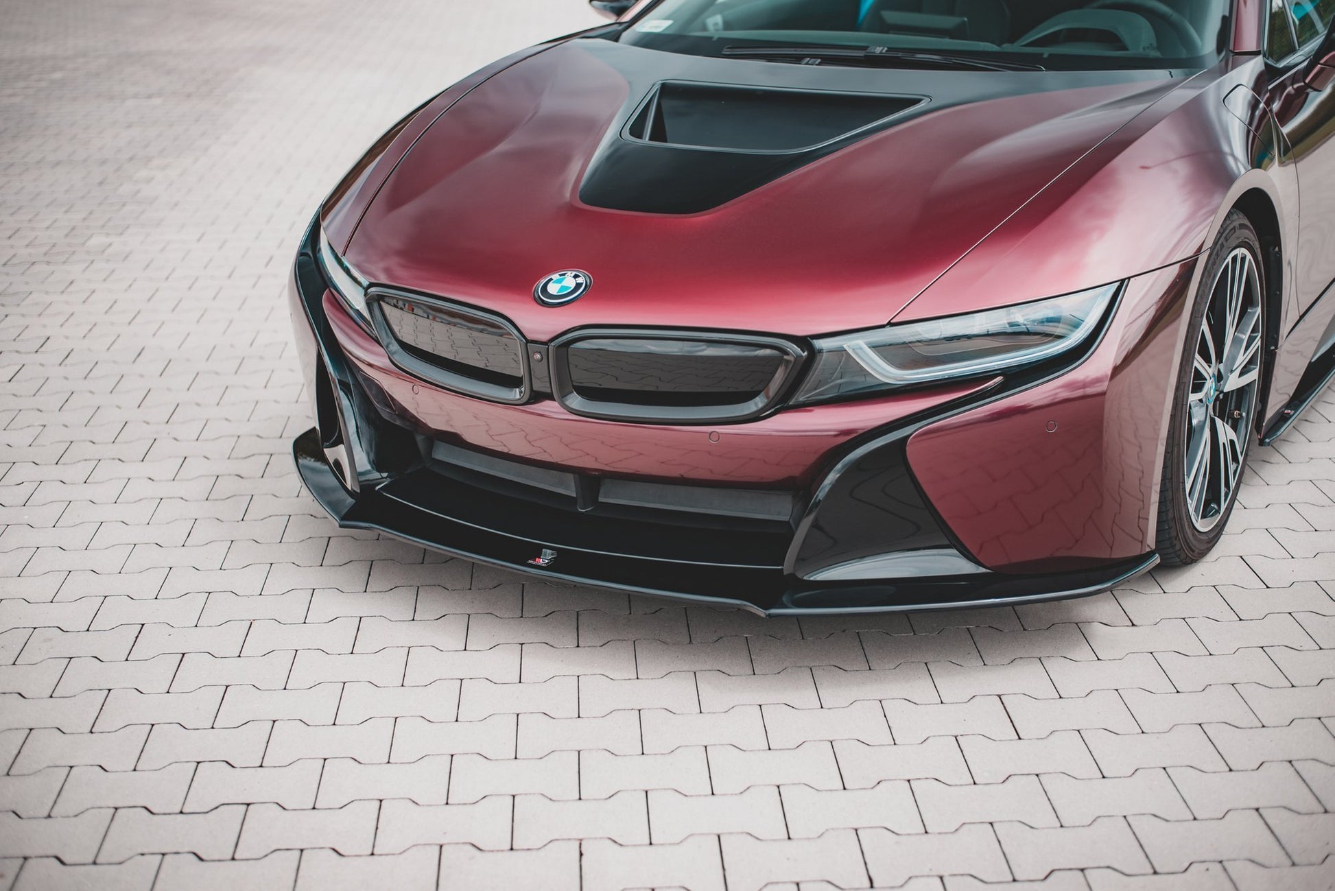 Front Ansatz für BMW i8 schwarz Hochglanz