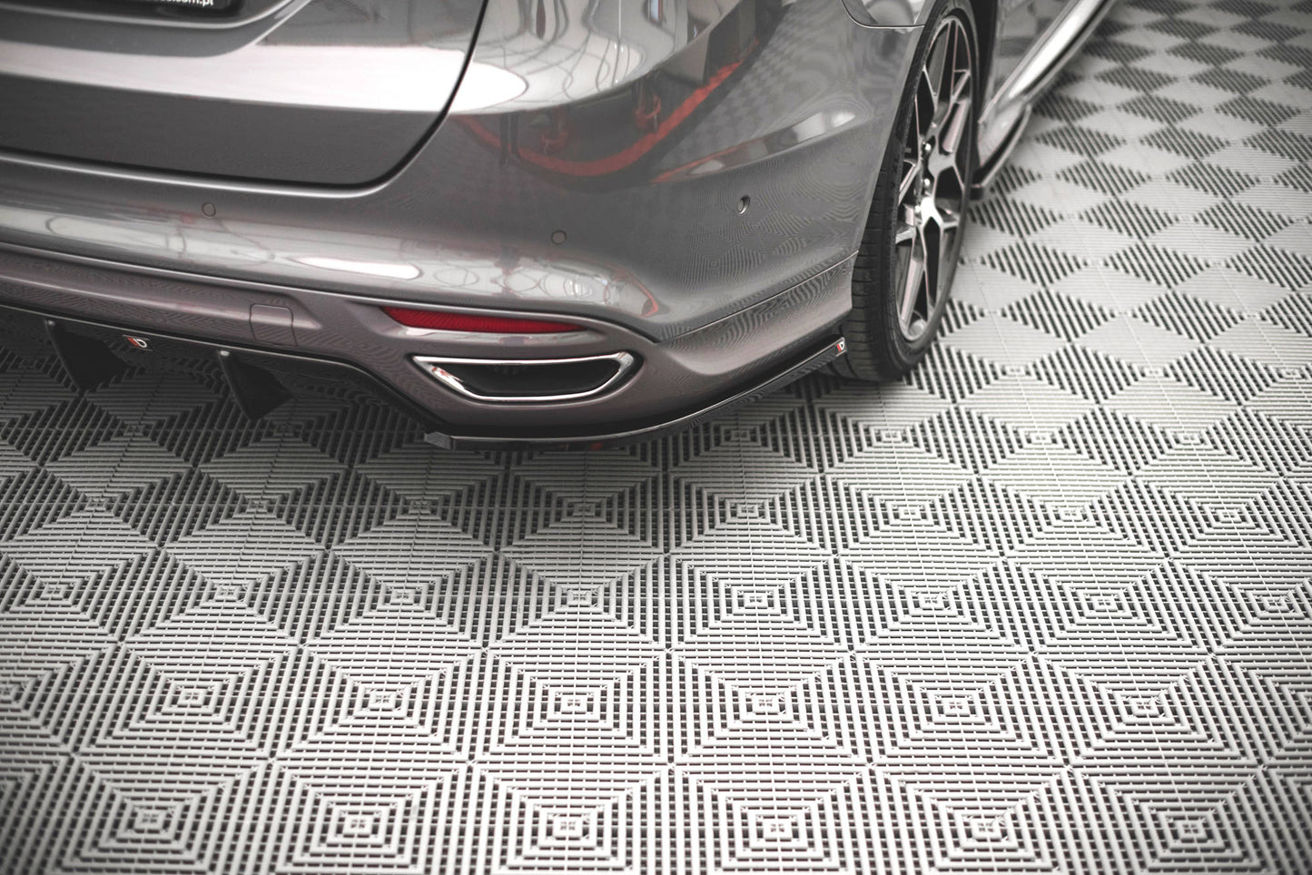 Heck Ansatz Flaps Diffusor V.2 für Ford Mondeo ST-Line Mk5 Facelift Carbon Look