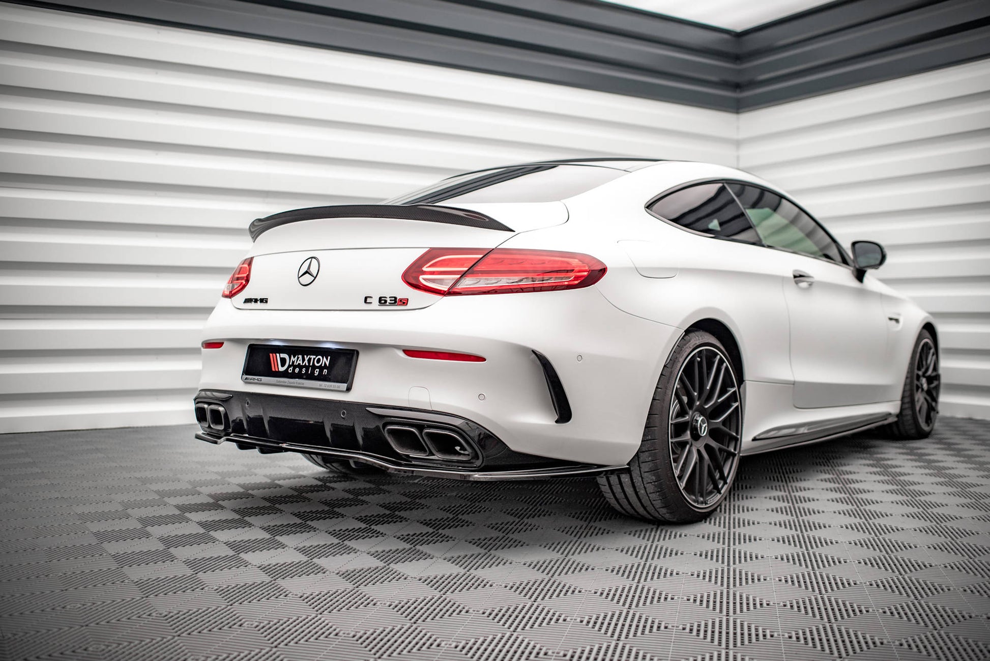 Mittlerer Diffusor Heck Ansatz DTM Look für Mercedes-AMG C 63 AMG Coupe C205 Facelift Carbon Look