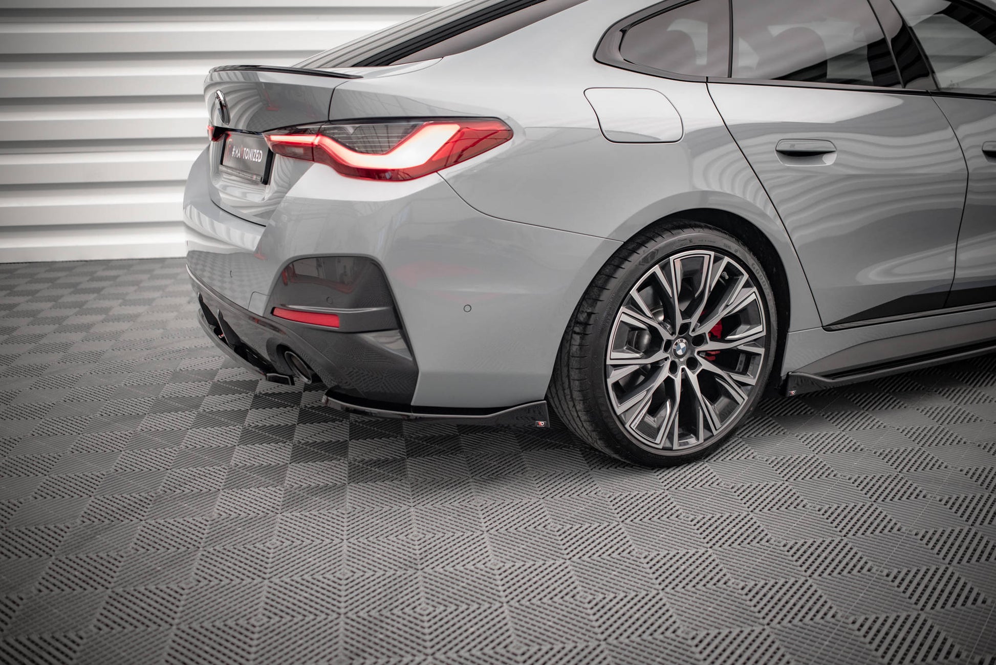 Heck Ansatz Flaps Diffusor V.2 für BMW 4er Gran Coupe M-Paket G26 Carbon Look
