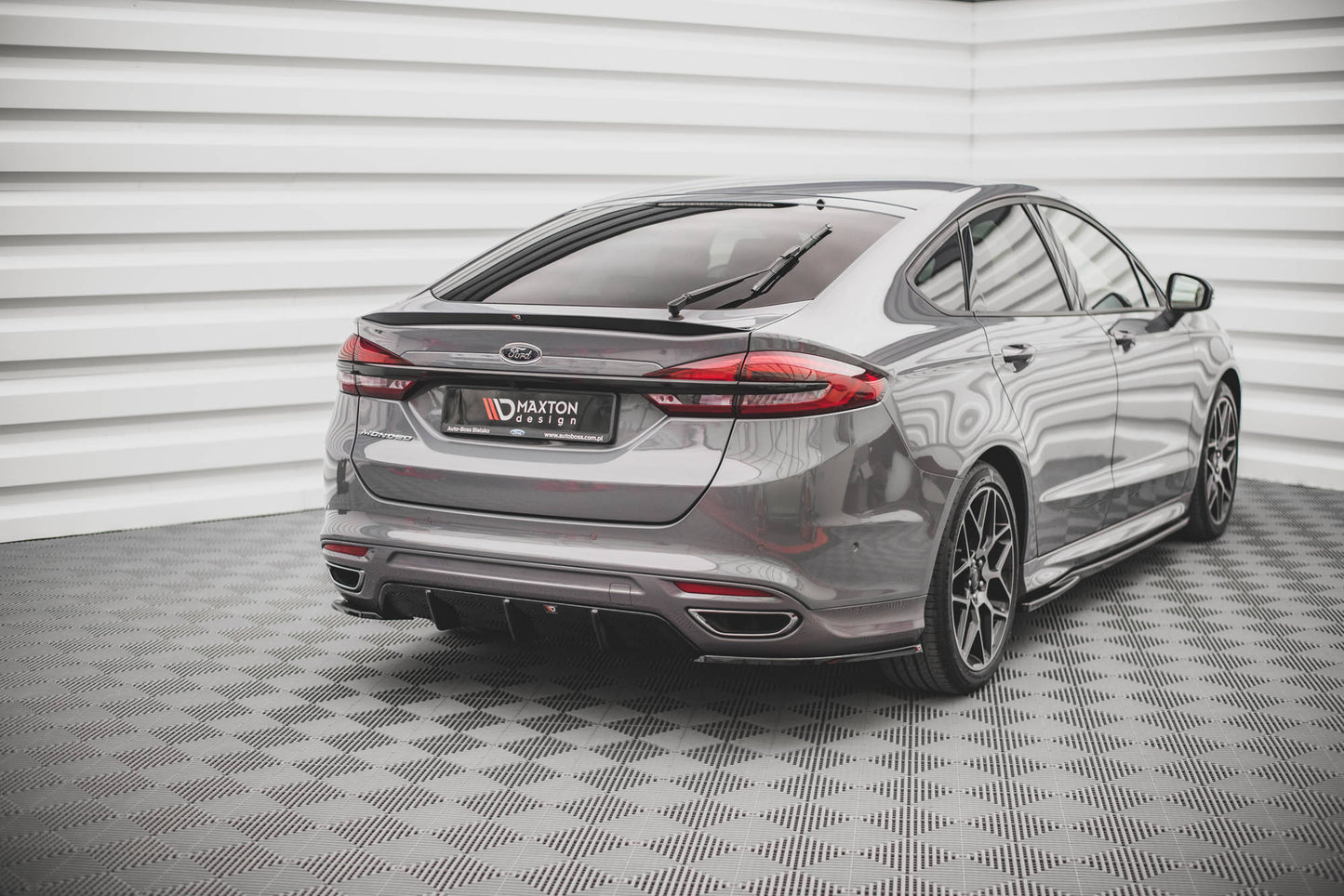 Heck Ansatz Flaps Diffusor V.2 für Ford Mondeo ST-Line Mk5 Facelift Carbon Look
