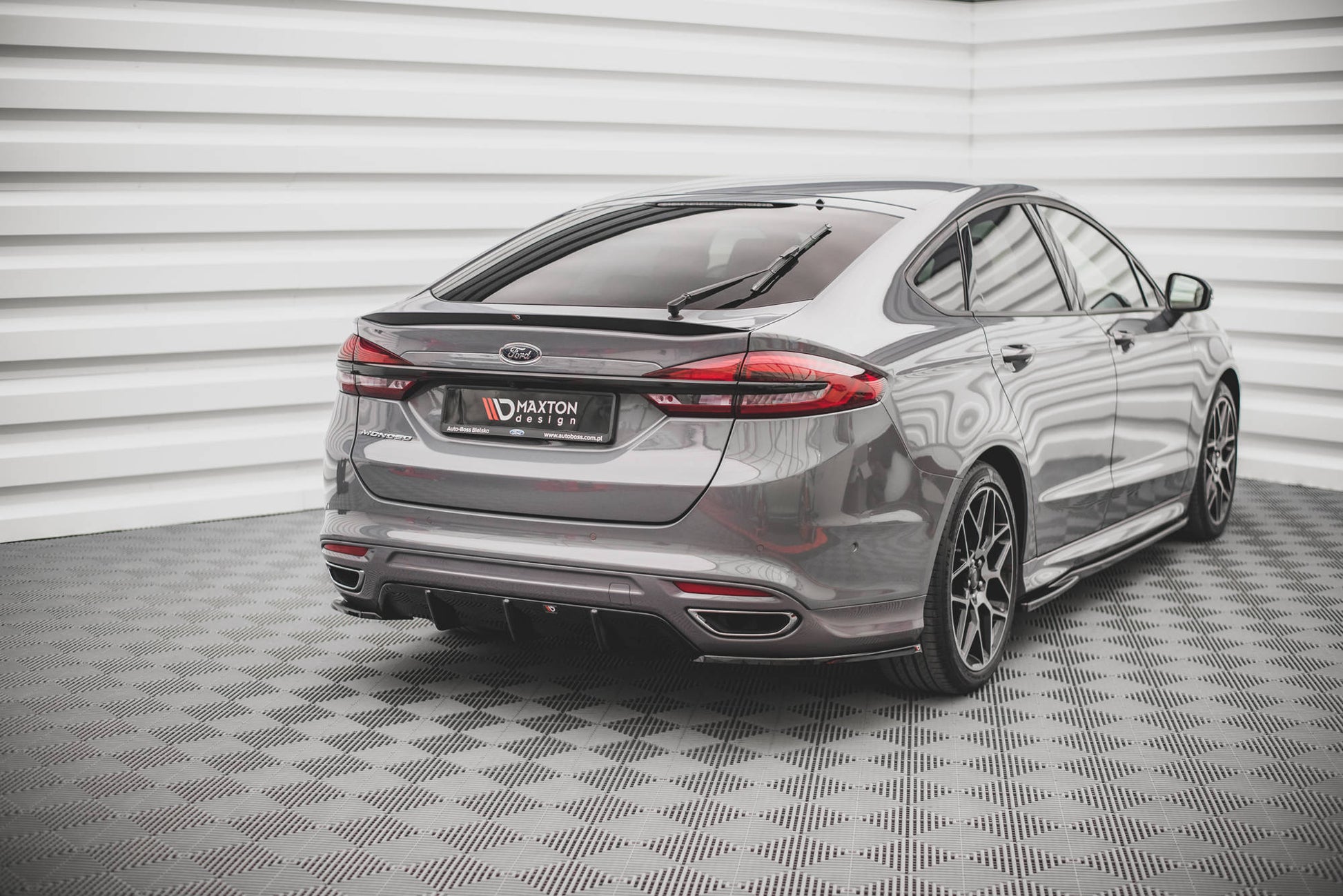 Heck Ansatz Flaps Diffusor V.2 für Ford Mondeo ST-Line Mk5 Facelift Carbon Look